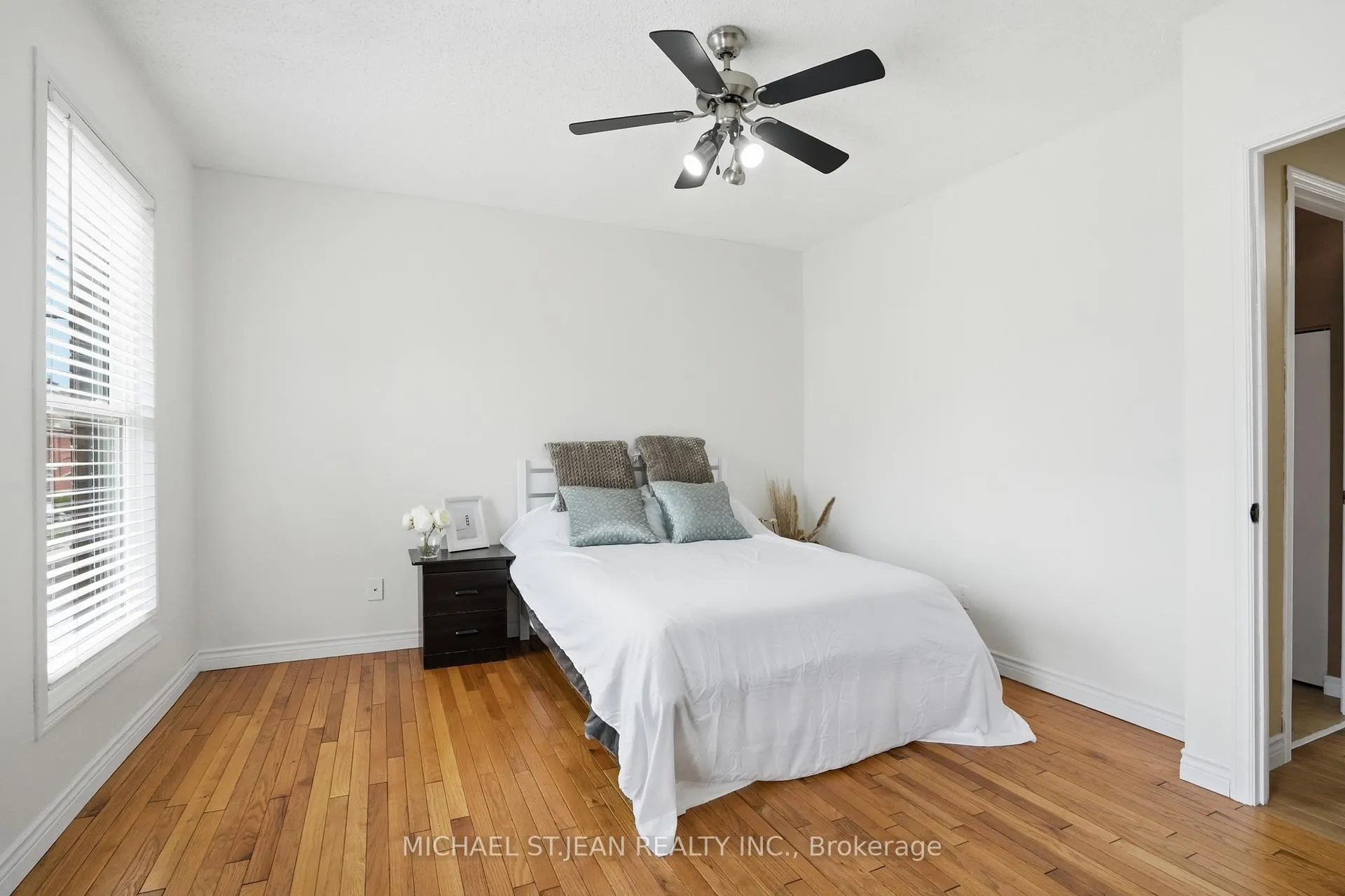 Photo 20 of 19 Huntley Street, Hamilton, Gibson — HOMEH