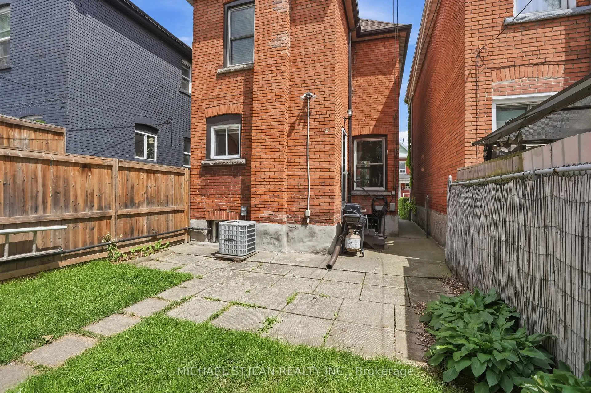 Photo 35 of 19 Huntley Street, Hamilton, Gibson — HOMEH