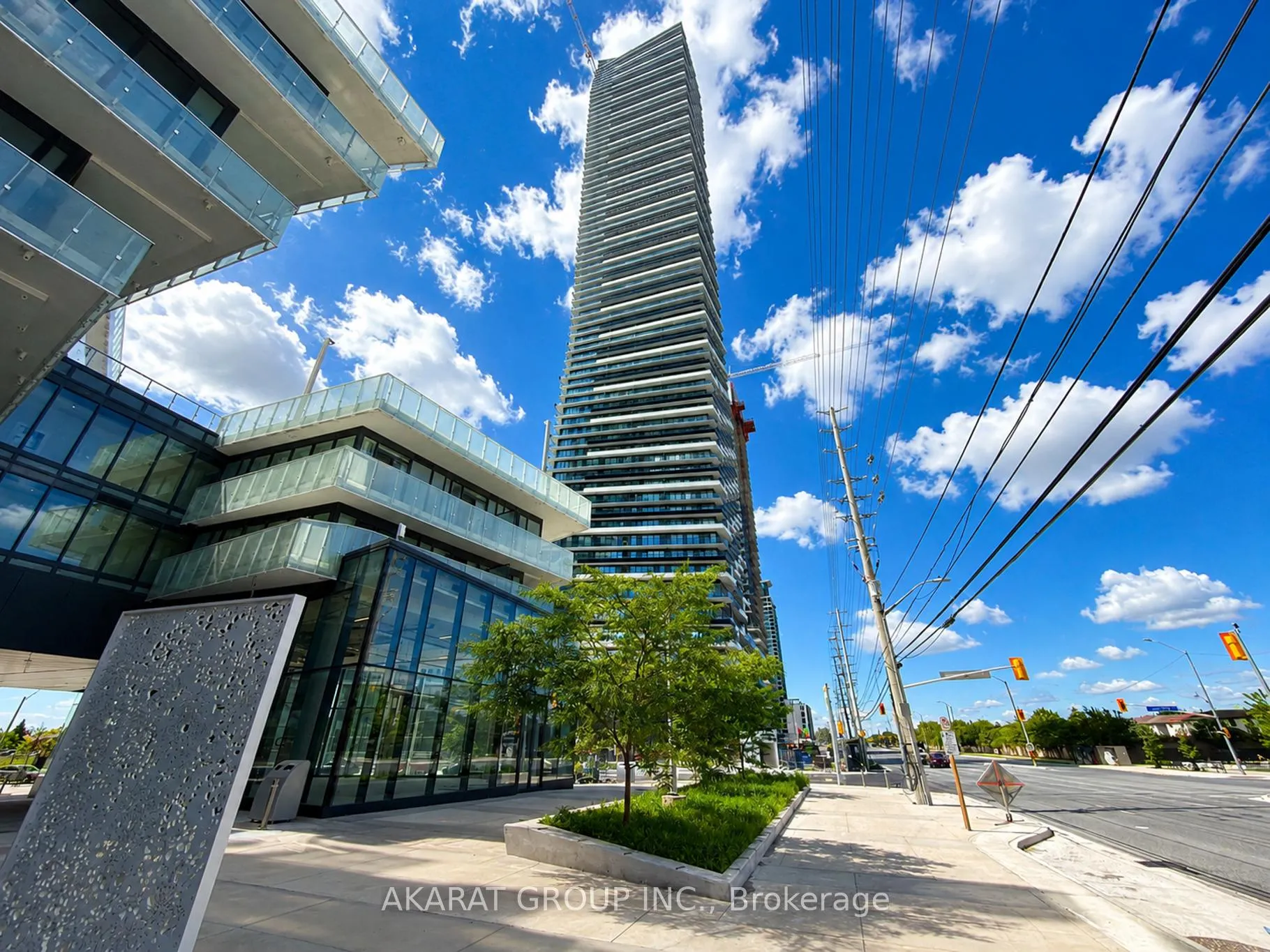 Front of Unit 4911, 448 Burnhamthorpe Road W