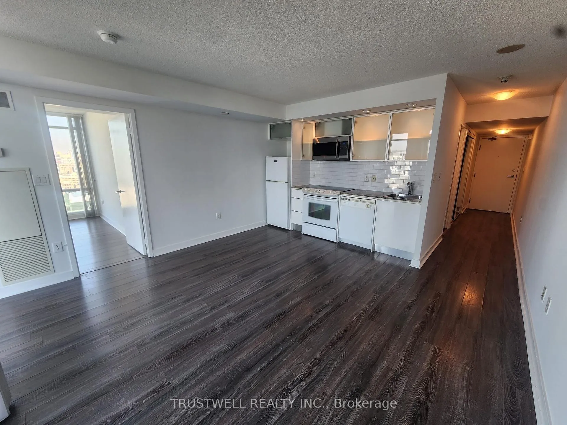 Photo 4 of Unit 2212, 25 Telegram Mews, Toronto, Waterfront Communities — HOMEH