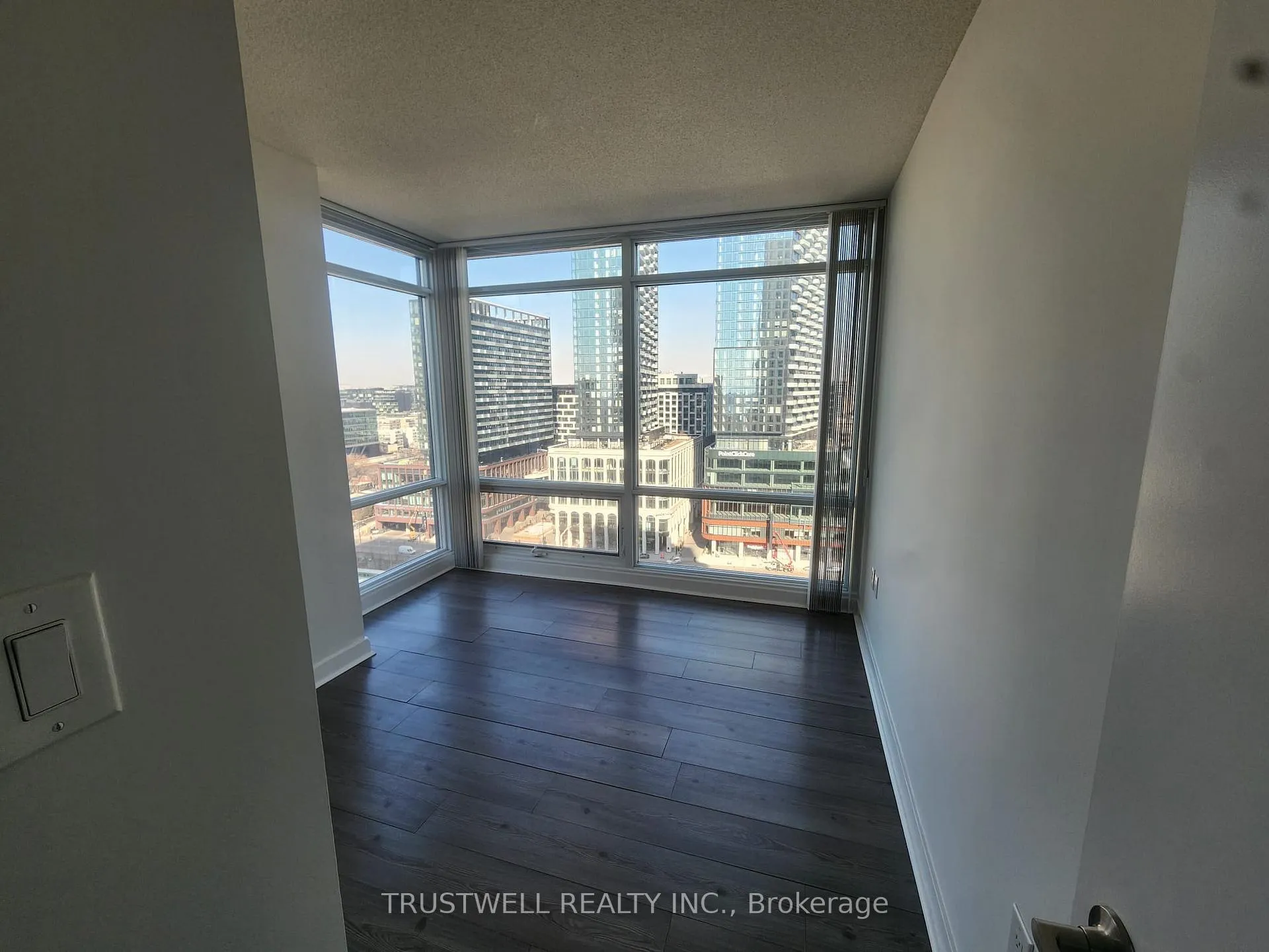 Photo 6 of Unit 2212, 25 Telegram Mews, Toronto, Waterfront Communities — HOMEH