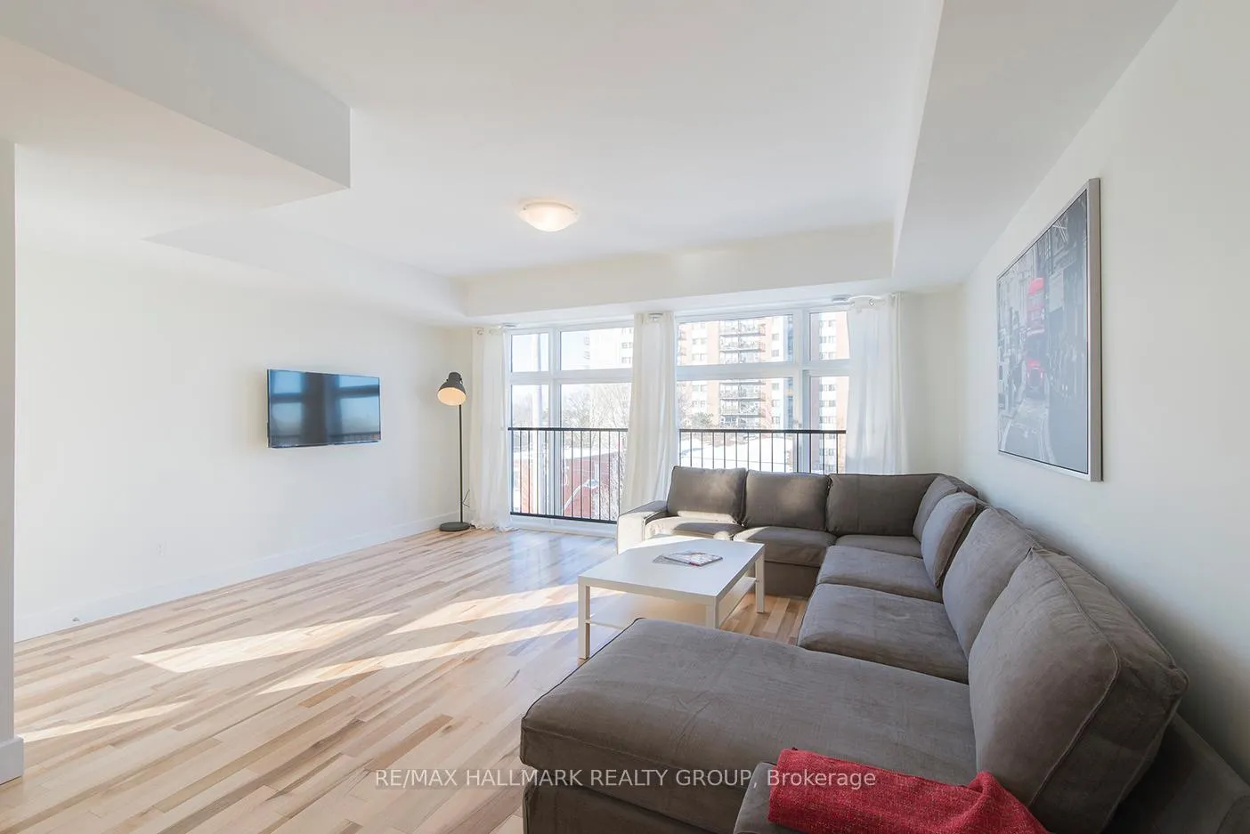 Photo 6 of 550 Guy Street, Ottawa, Overbrook/Castle Heights — HOMEH