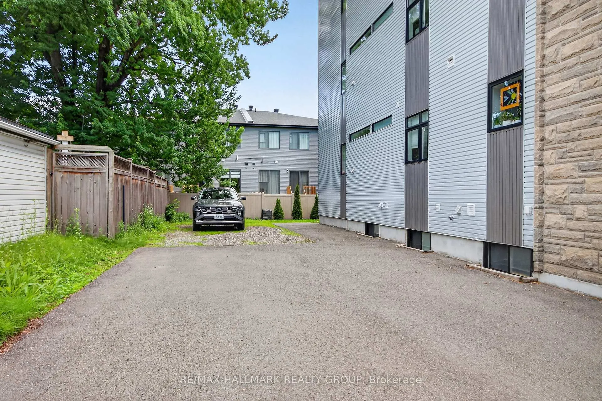 Photo 16 of 550 Guy Street, Ottawa, Overbrook/Castle Heights — HOMEH