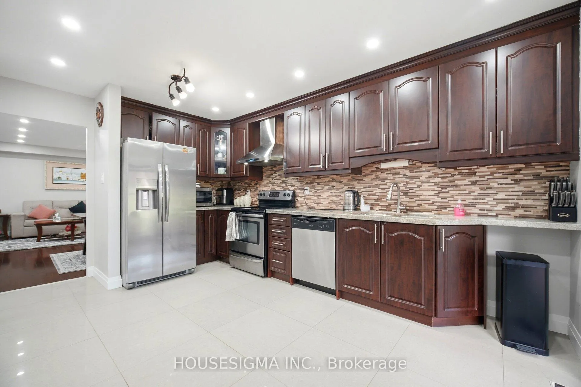 Photo 9 of 62 Ravenscliffe Court, Brampton, Northwood Park — HOMEH