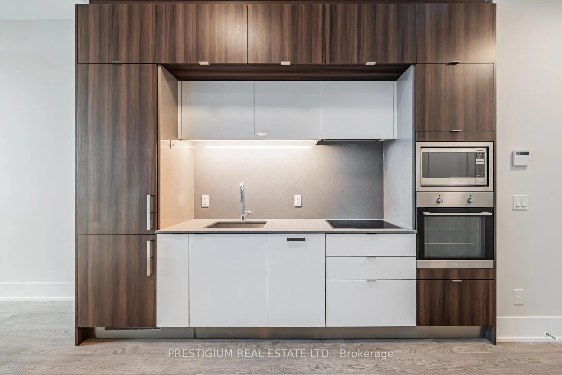 Photo 5 of Unit 202, 1 Edgewater Drive, Toronto, Waterfront Communities — HOMEH