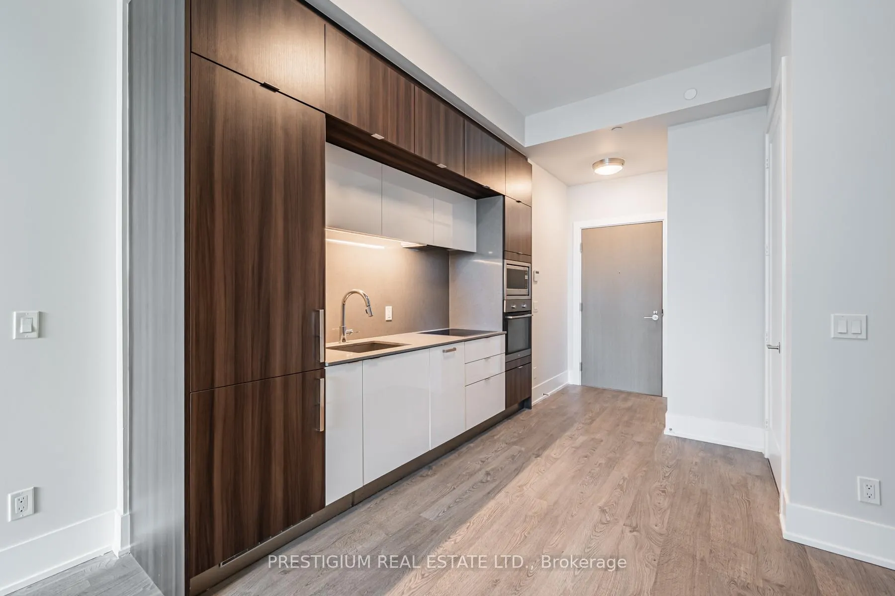 Photo 6 of Unit 202, 1 Edgewater Drive, Toronto, Waterfront Communities — HOMEH