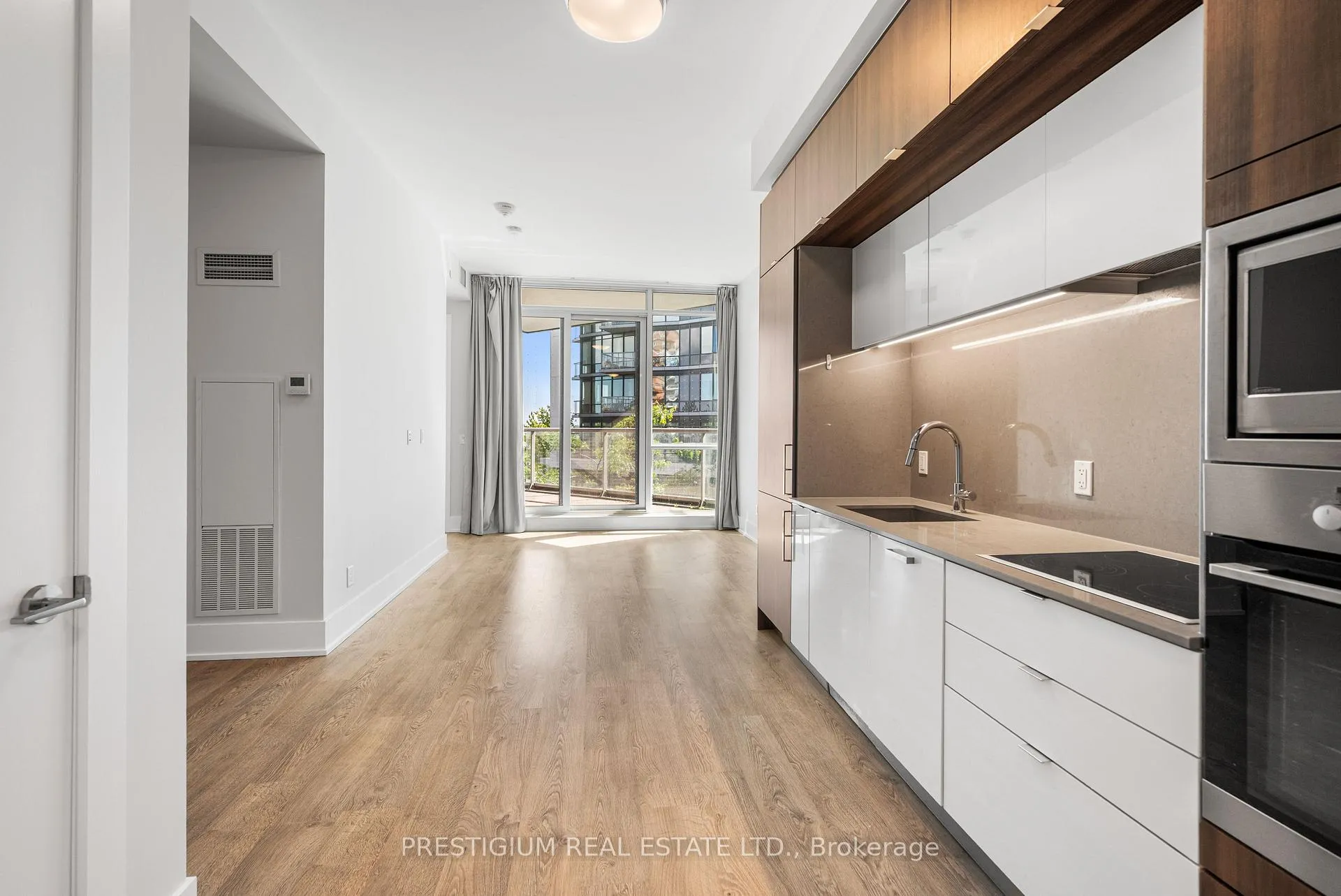 Photo 7 of Unit 202, 1 Edgewater Drive, Toronto, Waterfront Communities — HOMEH