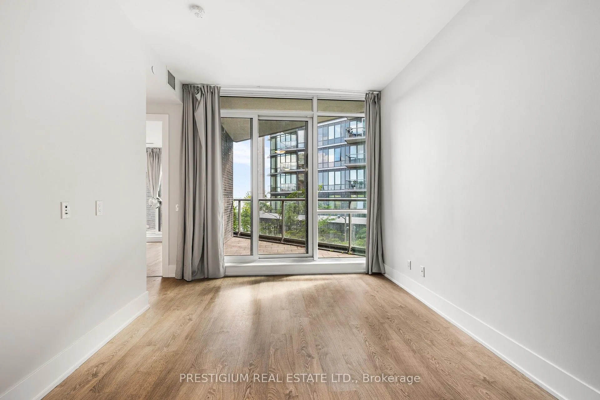 Photo 9 of Unit 202, 1 Edgewater Drive, Toronto, Waterfront Communities — HOMEH