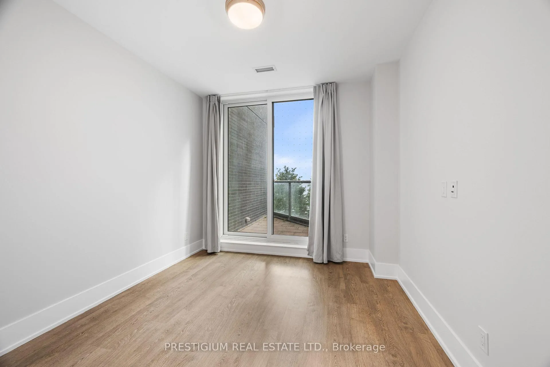 Photo 11 of Unit 202, 1 Edgewater Drive, Toronto, Waterfront Communities — HOMEH