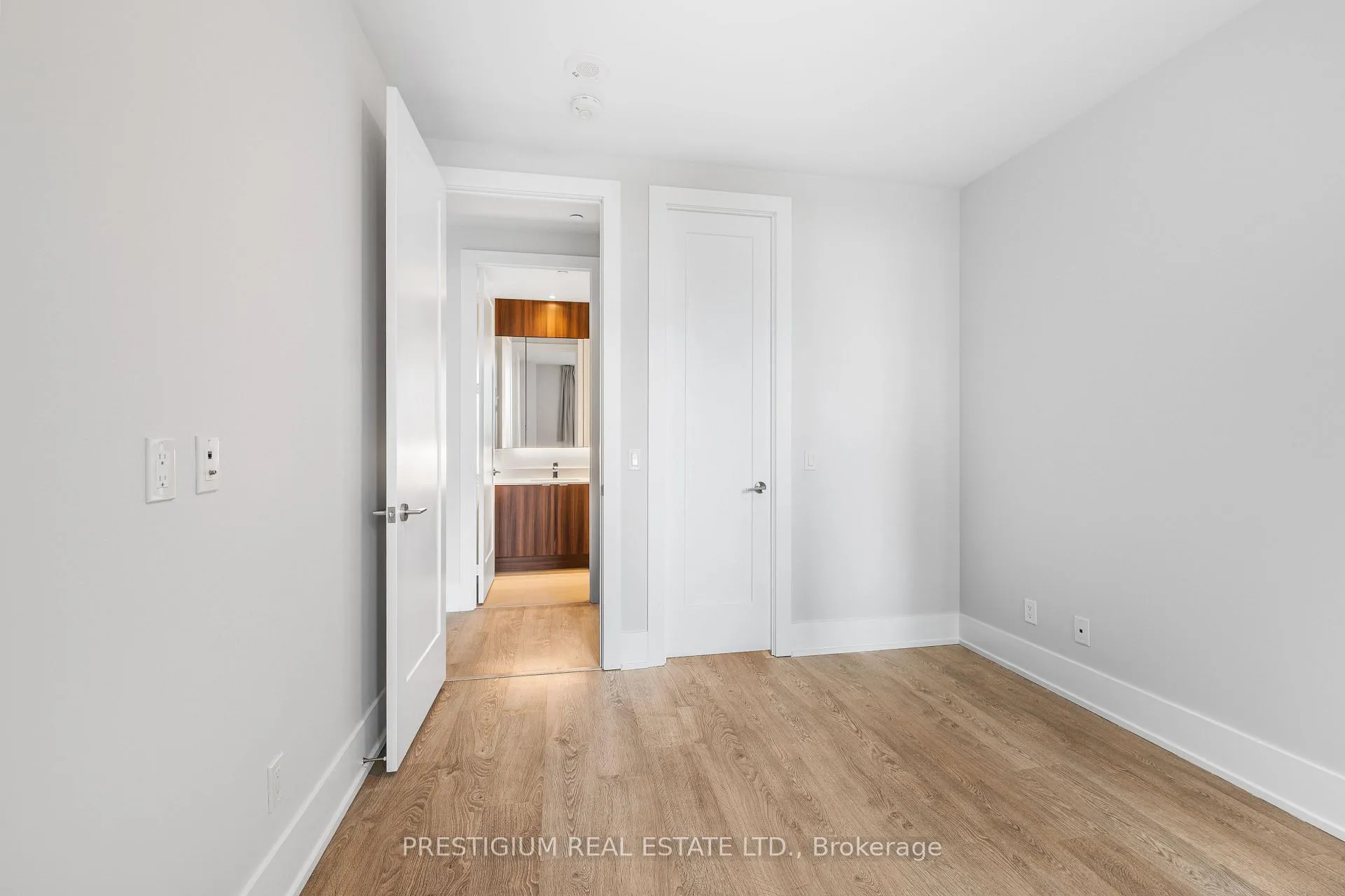 Photo 12 of Unit 202, 1 Edgewater Drive, Toronto, Waterfront Communities — HOMEH