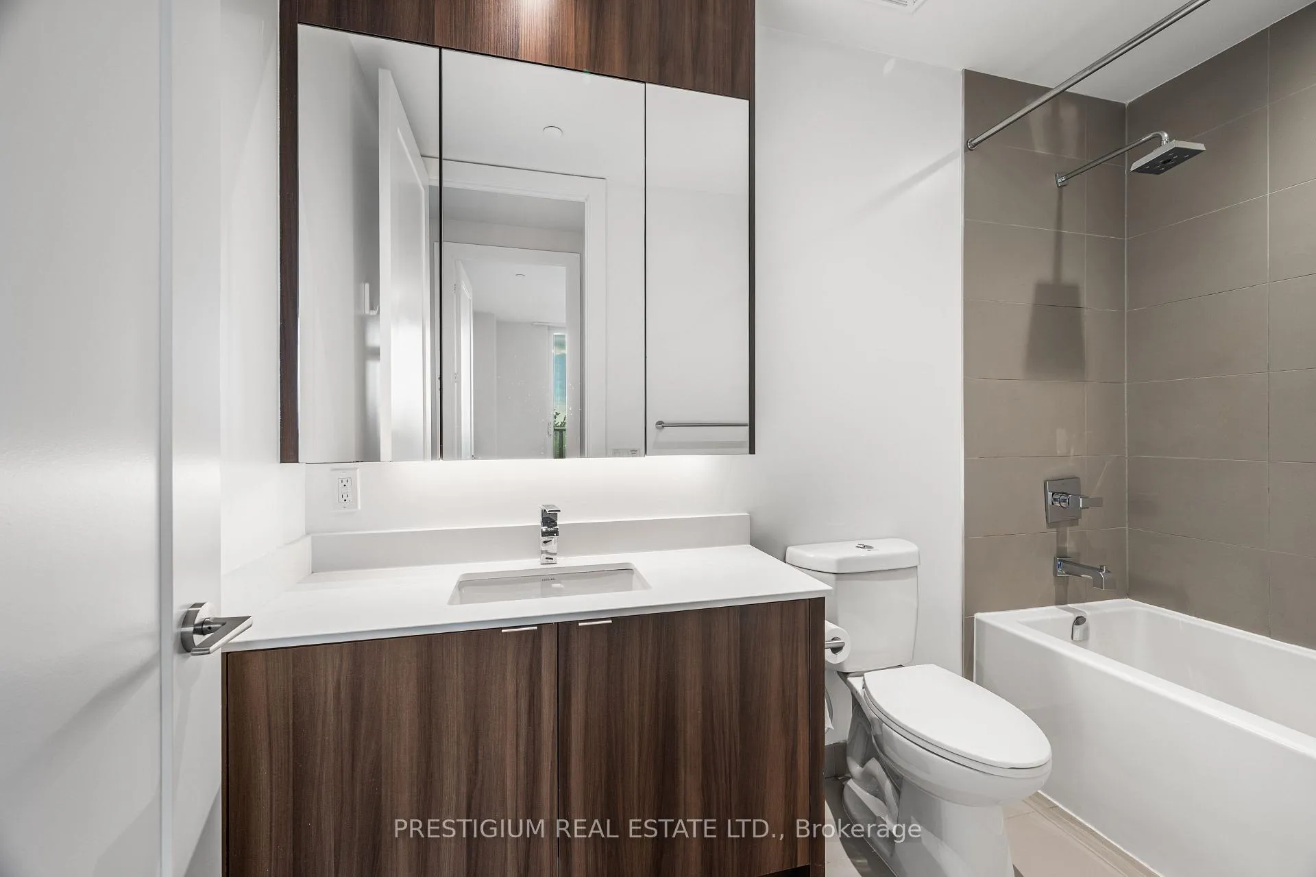 Photo 15 of Unit 202, 1 Edgewater Drive, Toronto, Waterfront Communities — HOMEH