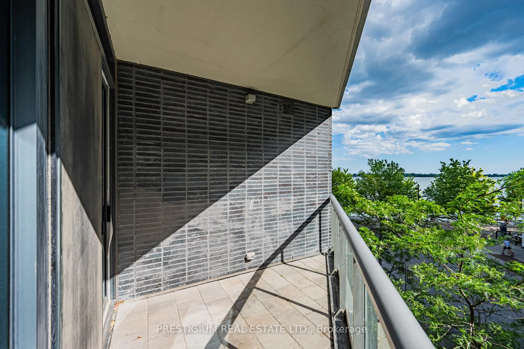 Photo 17 of Unit 202, 1 Edgewater Drive, Toronto, Waterfront Communities — HOMEH