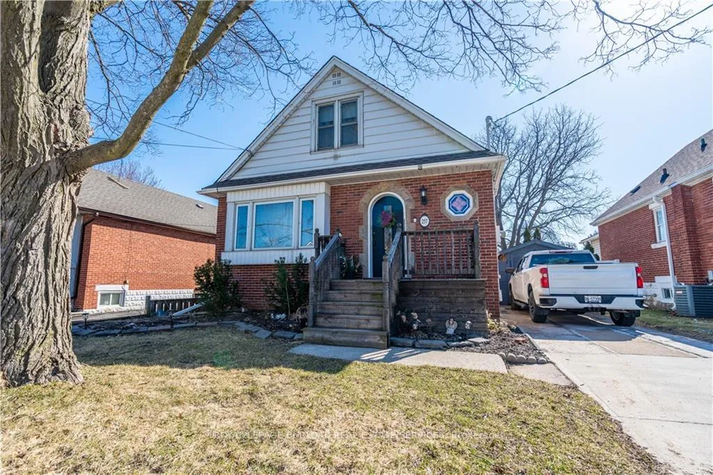Photo 1 of Unit Upper, 257 East 17th Street, Hamilton, Inch Park — HOMEH