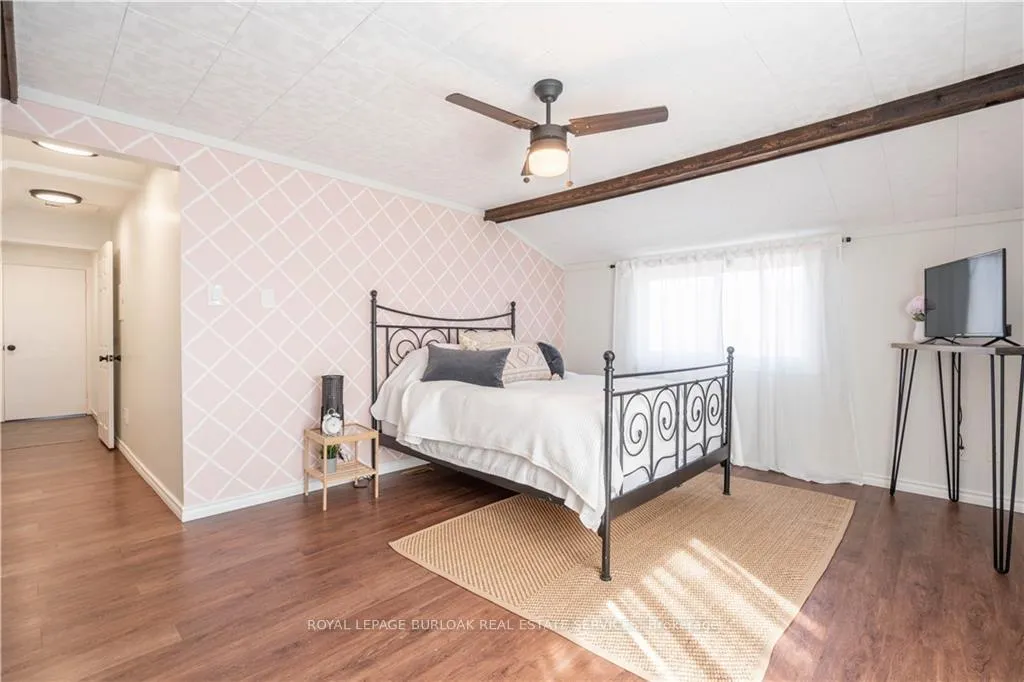 Photo 17 of Unit Upper, 257 East 17th Street, Hamilton, Inch Park — HOMEH