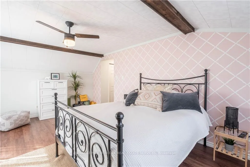 Photo 19 of Unit Upper, 257 East 17th Street, Hamilton, Inch Park — HOMEH