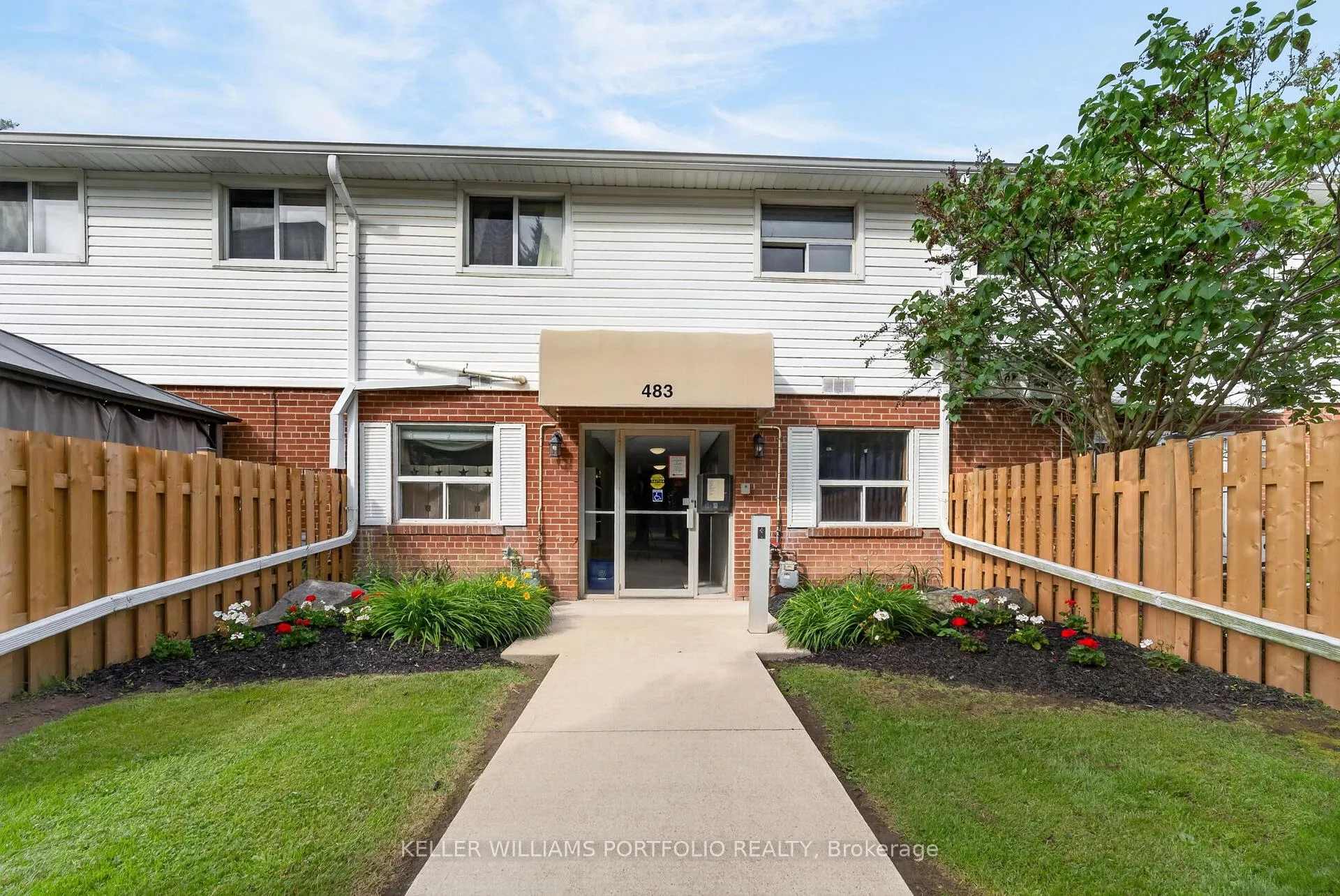 Photo 1 of Unit 11, 483 Claridge Road, Burlington, Roseland — HOMEH
