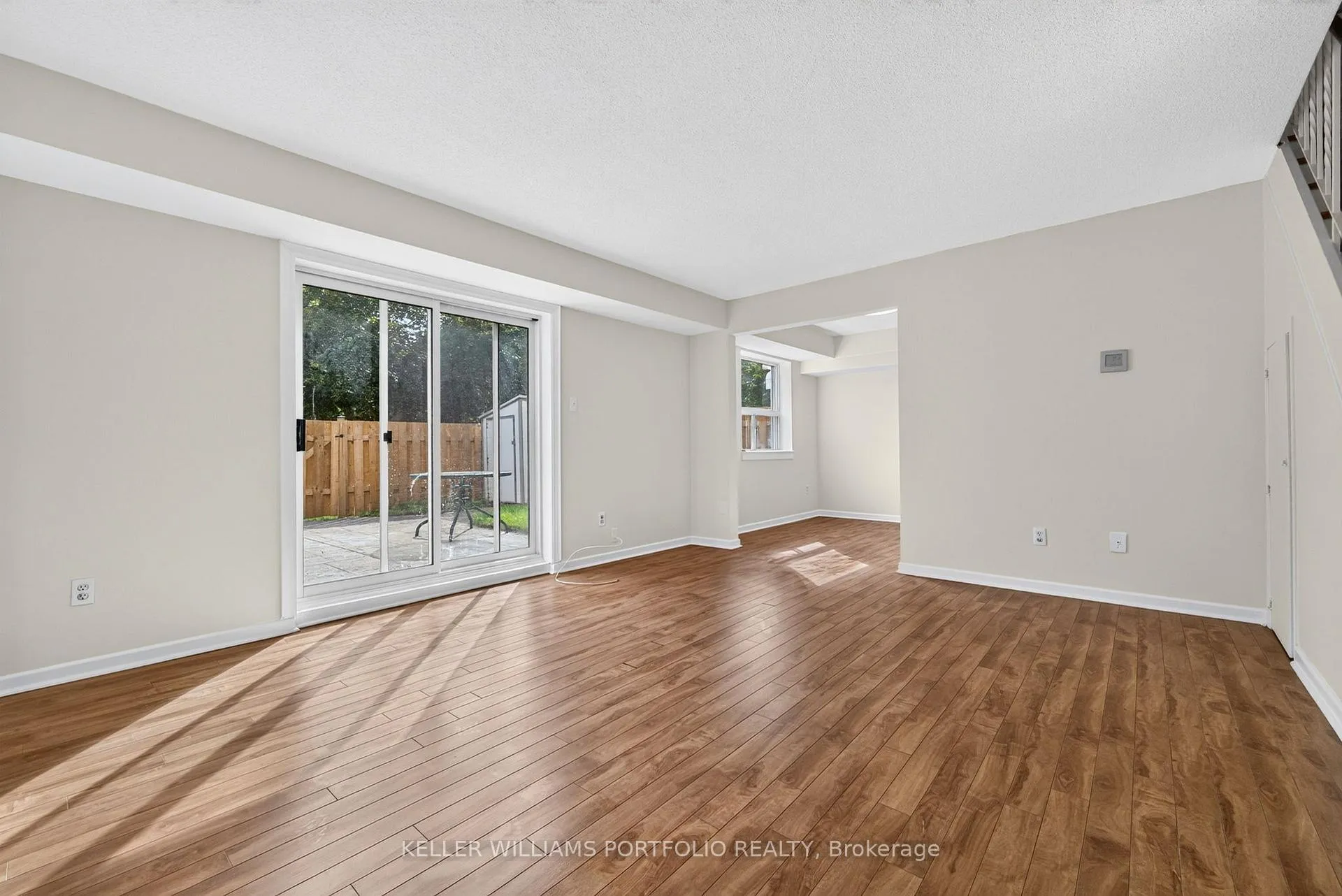 Photo 4 of Unit 11, 483 Claridge Road, Burlington, Roseland — HOMEH