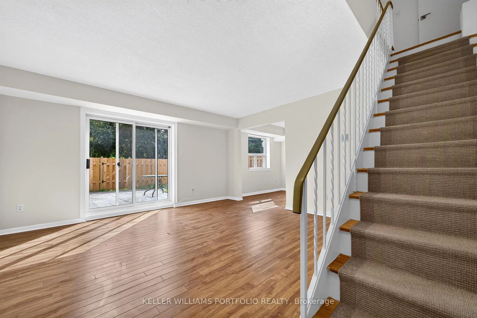 Photo 7 of Unit 11, 483 Claridge Road, Burlington, Roseland — HOMEH