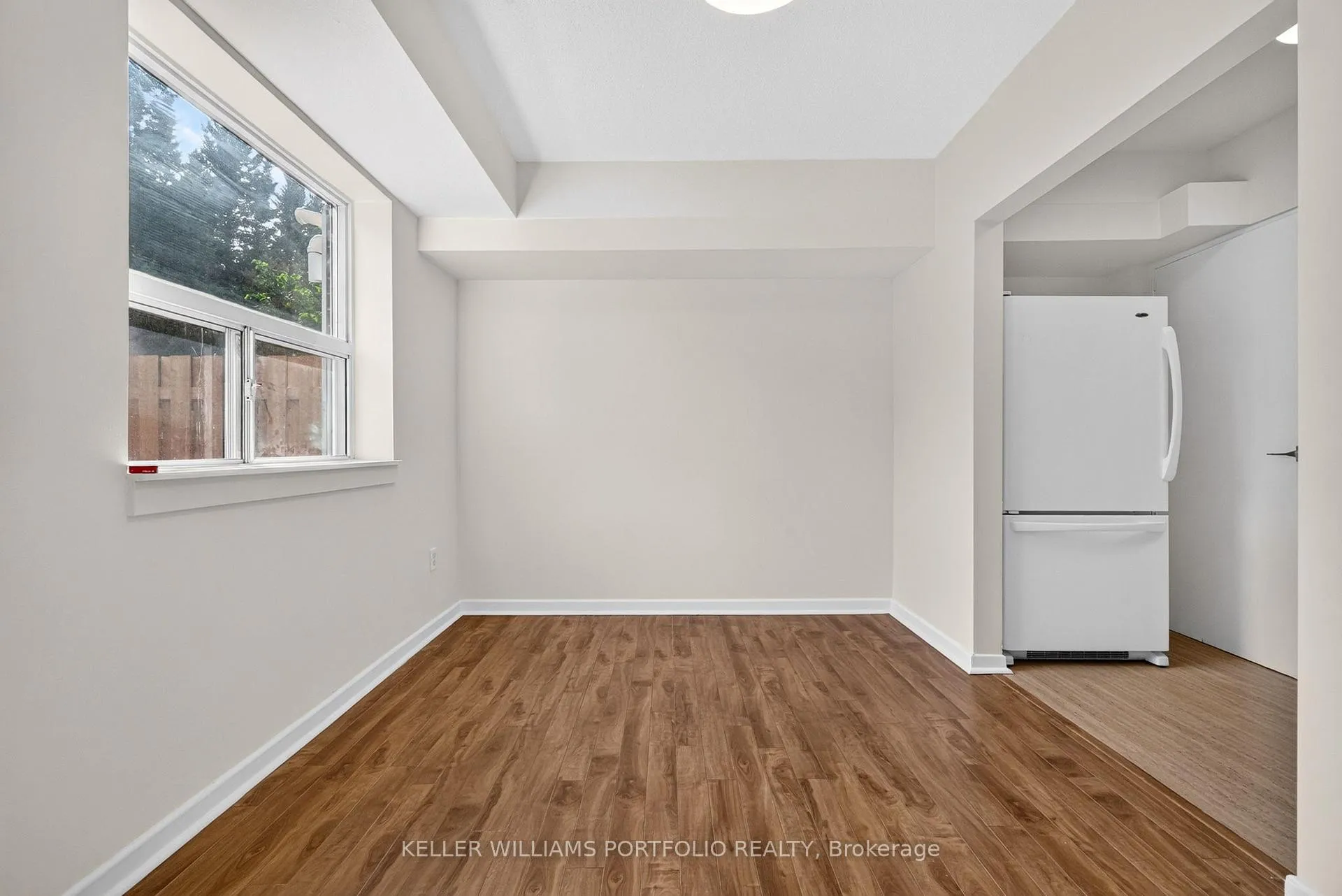 Photo 10 of Unit 11, 483 Claridge Road, Burlington, Roseland — HOMEH