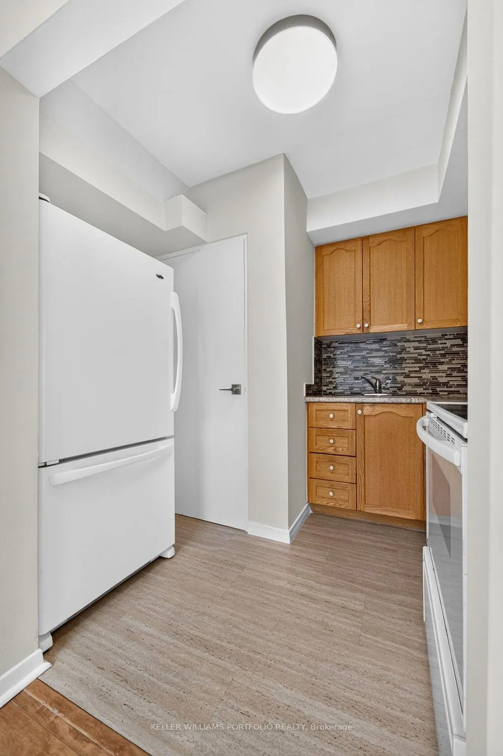 Photo 13 of Unit 11, 483 Claridge Road, Burlington, Roseland — HOMEH