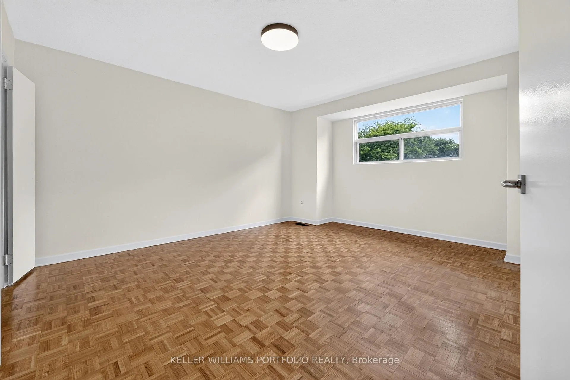 Photo 17 of Unit 11, 483 Claridge Road, Burlington, Roseland — HOMEH