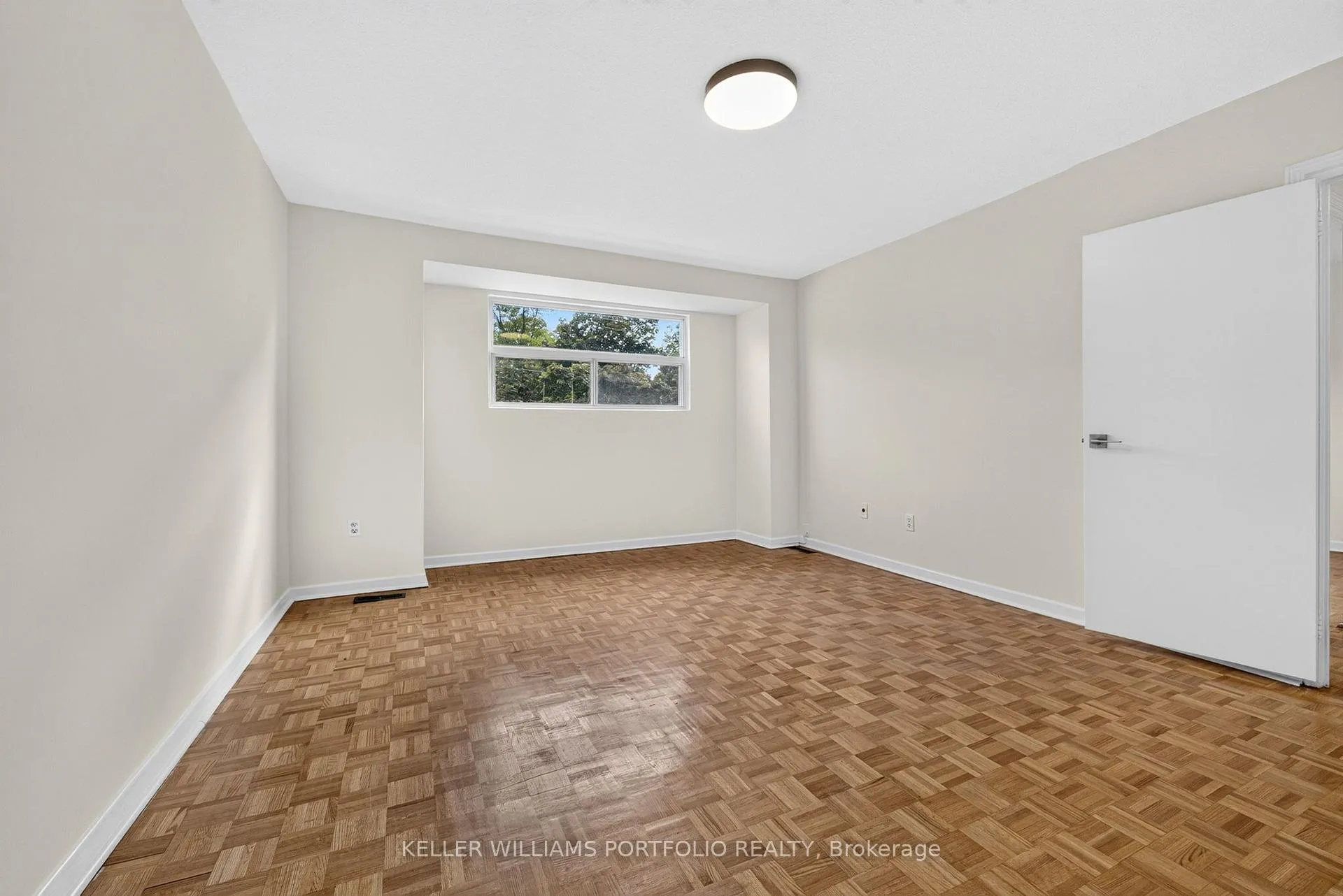Photo 19 of Unit 11, 483 Claridge Road, Burlington, Roseland — HOMEH