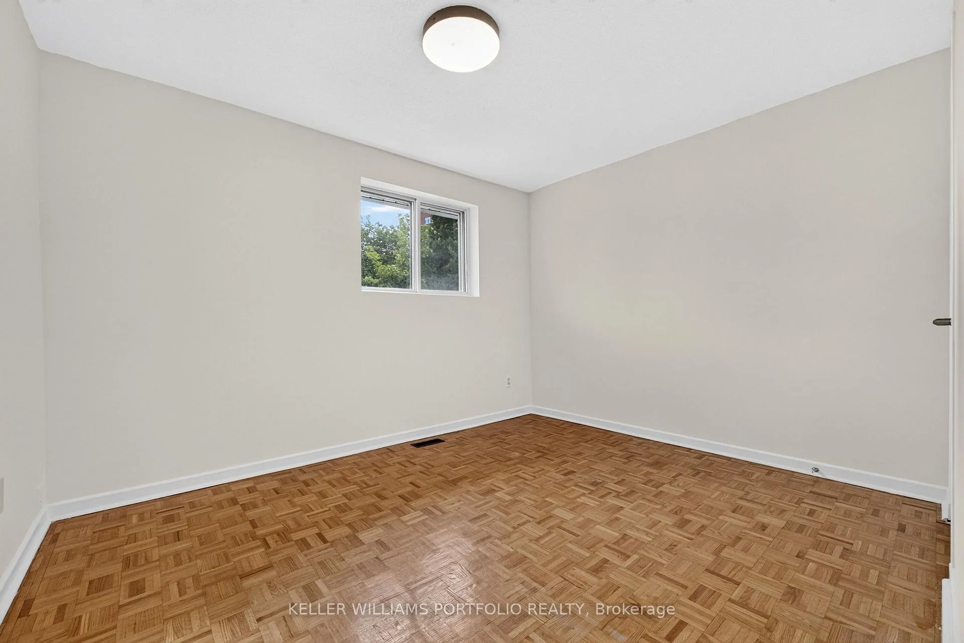 Photo 24 of Unit 11, 483 Claridge Road, Burlington, Roseland — HOMEH