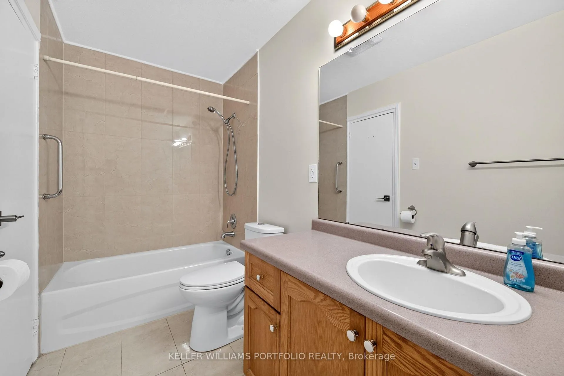 Photo 26 of Unit 11, 483 Claridge Road, Burlington, Roseland — HOMEH