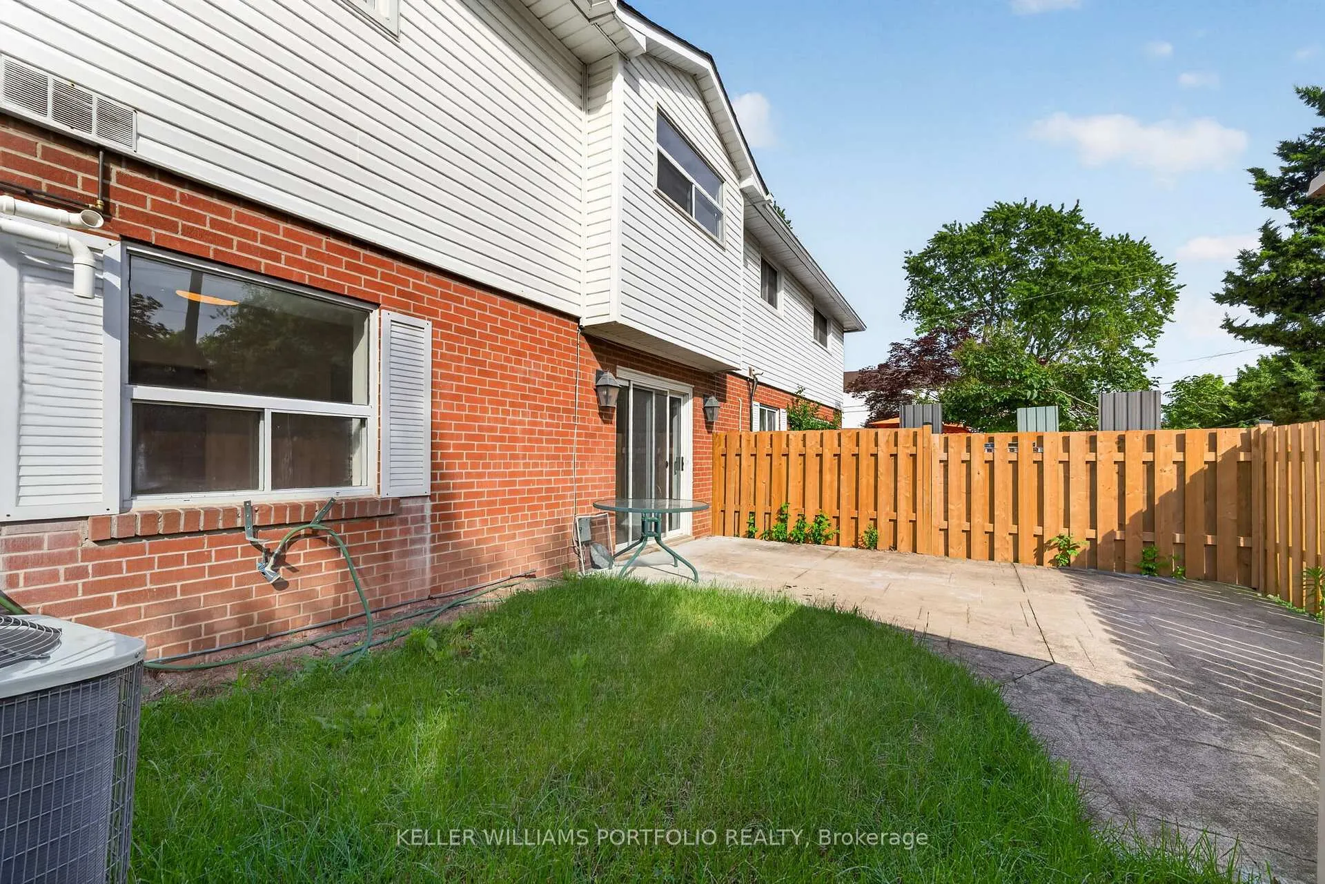 Photo 29 of Unit 11, 483 Claridge Road, Burlington, Roseland — HOMEH