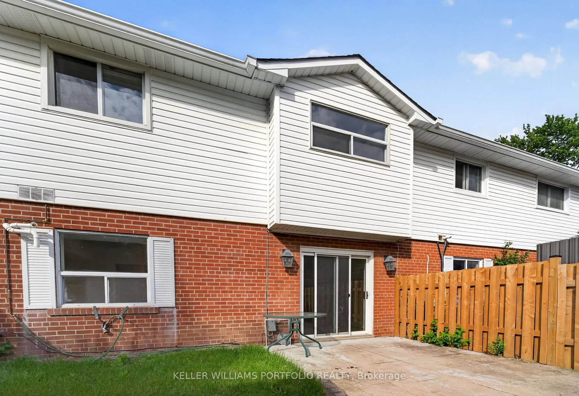 Photo 31 of Unit 11, 483 Claridge Road, Burlington, Roseland — HOMEH