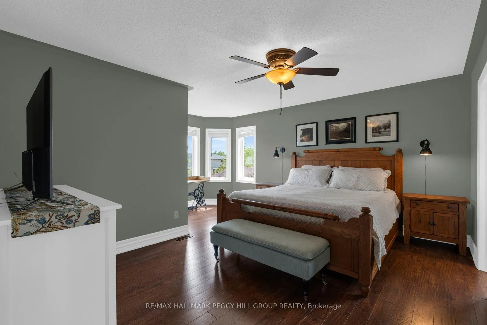 Photo 10 of 106 Bird Street, Barrie, Edgehill Drive — HOMEH