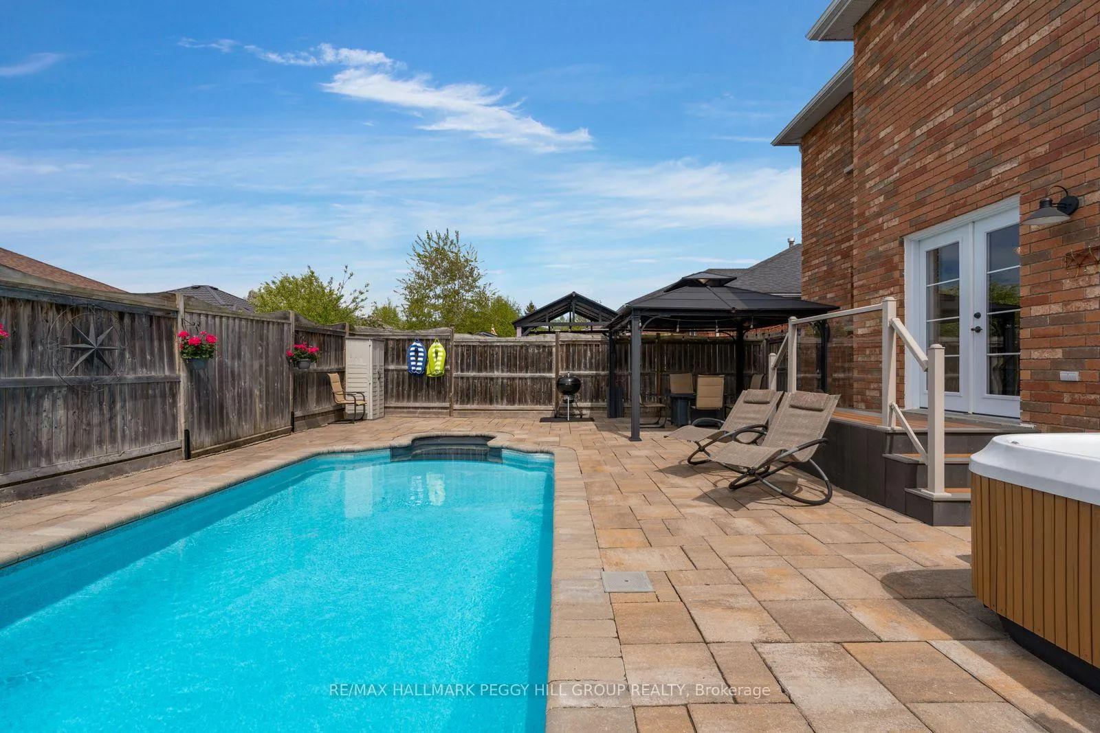Photo 26 of 106 Bird Street, Barrie, Edgehill Drive — HOMEH