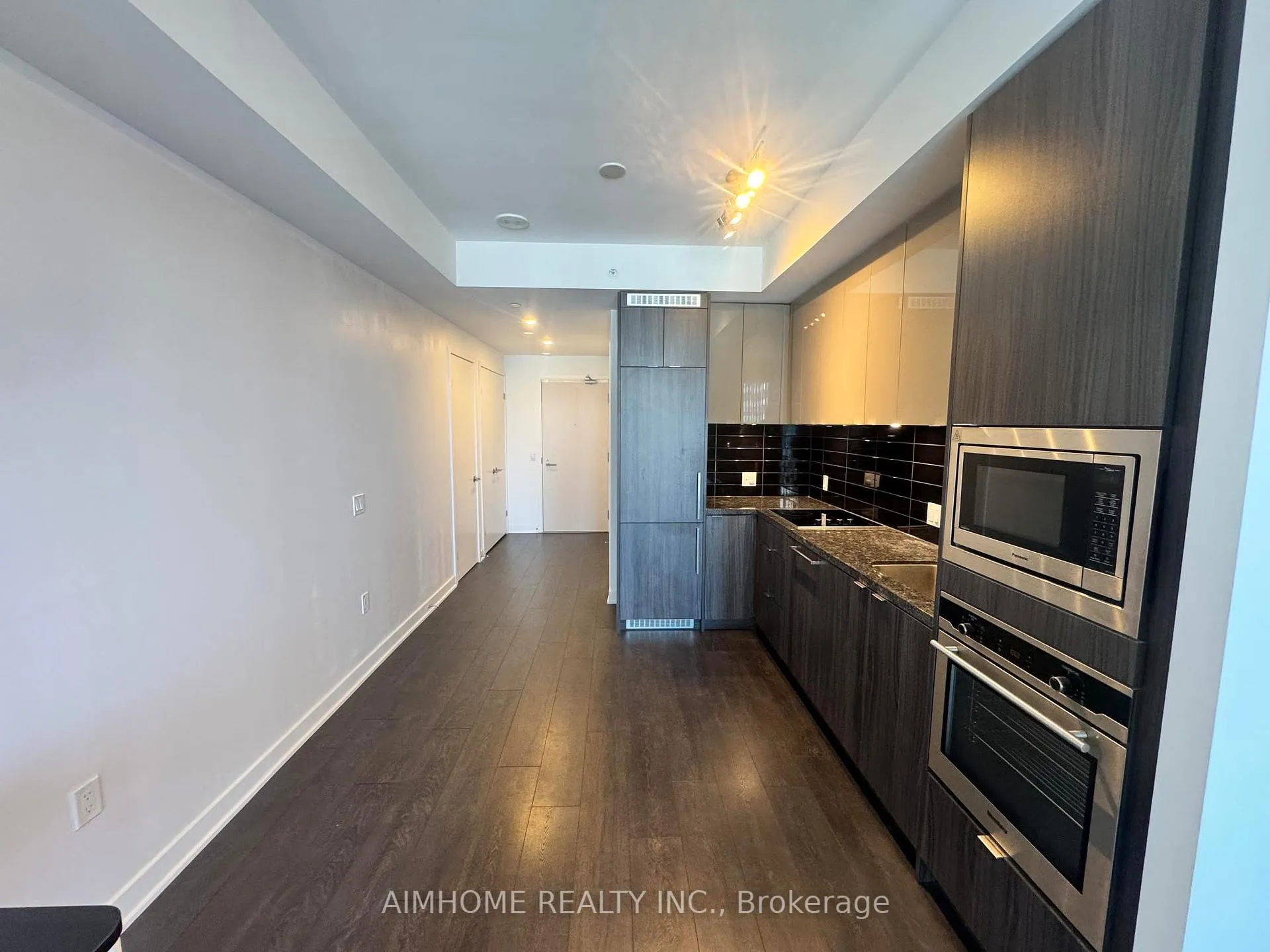 Photo 4 of Unit 2210, 115 Blue Jays Way, Toronto, Waterfront Communities — HOMEH