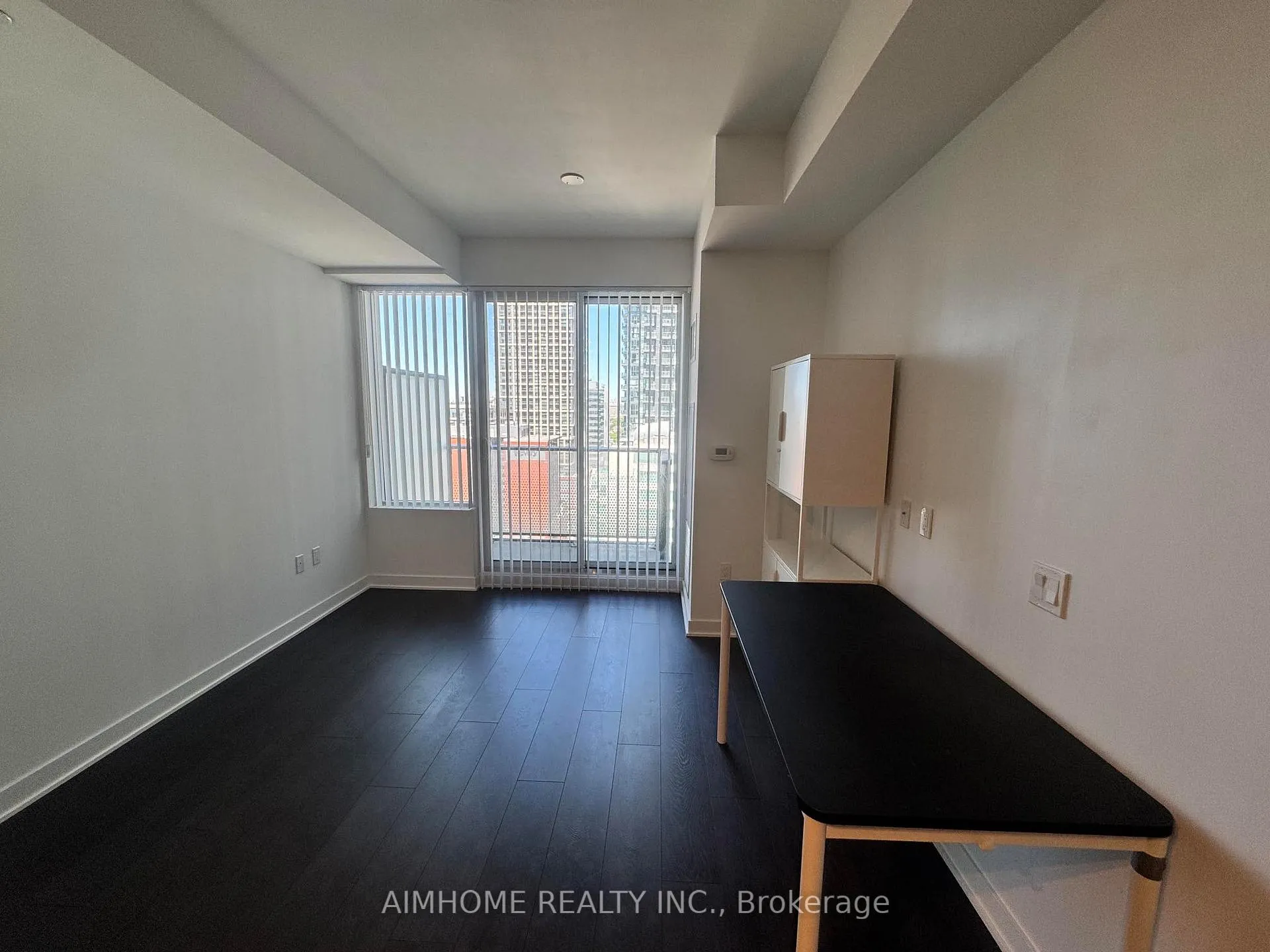 Photo 6 of Unit 2210, 115 Blue Jays Way, Toronto, Waterfront Communities — HOMEH