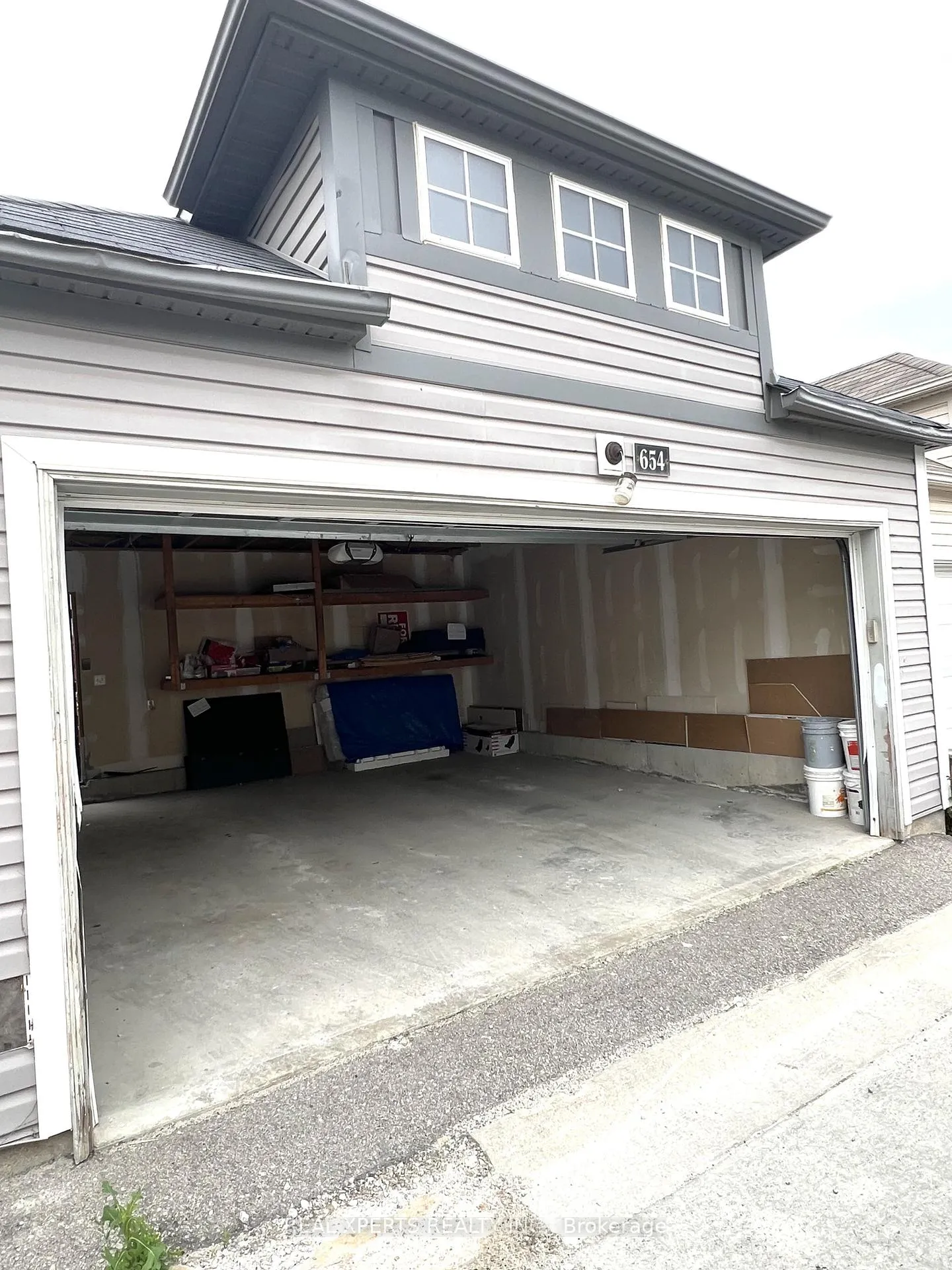 Photo 9 of 654 Sentinel Road, North York, York University Heights — HOMEH