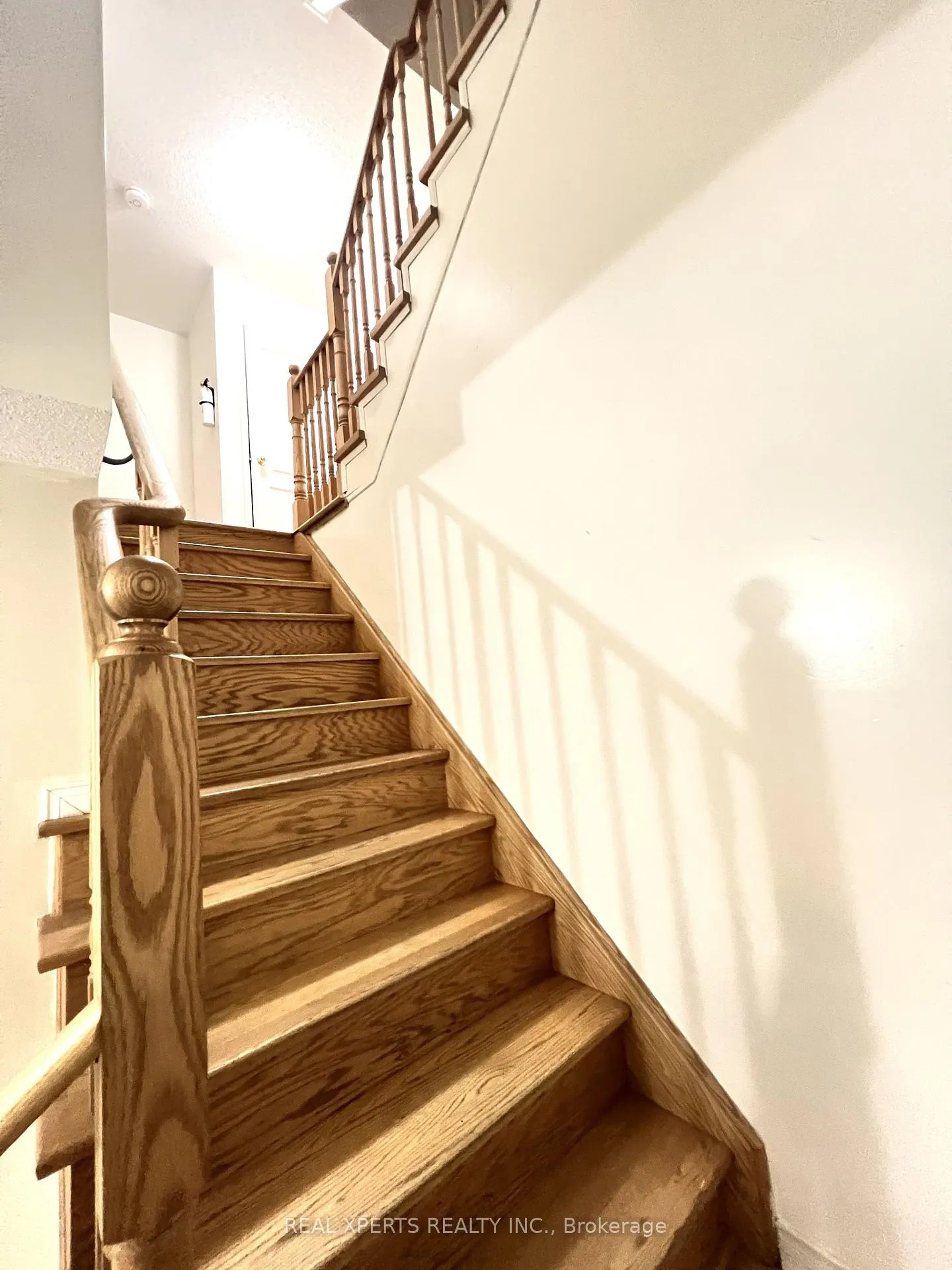 Photo 10 of 654 Sentinel Road, North York, York University Heights — HOMEH