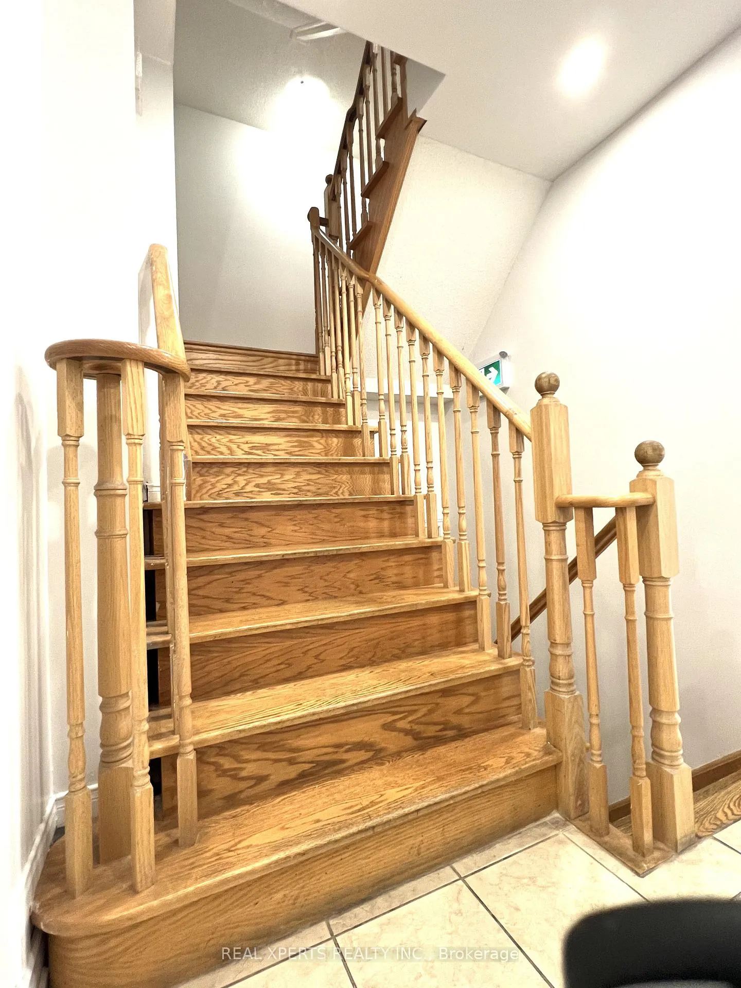 Photo 11 of 654 Sentinel Road, North York, York University Heights — HOMEH