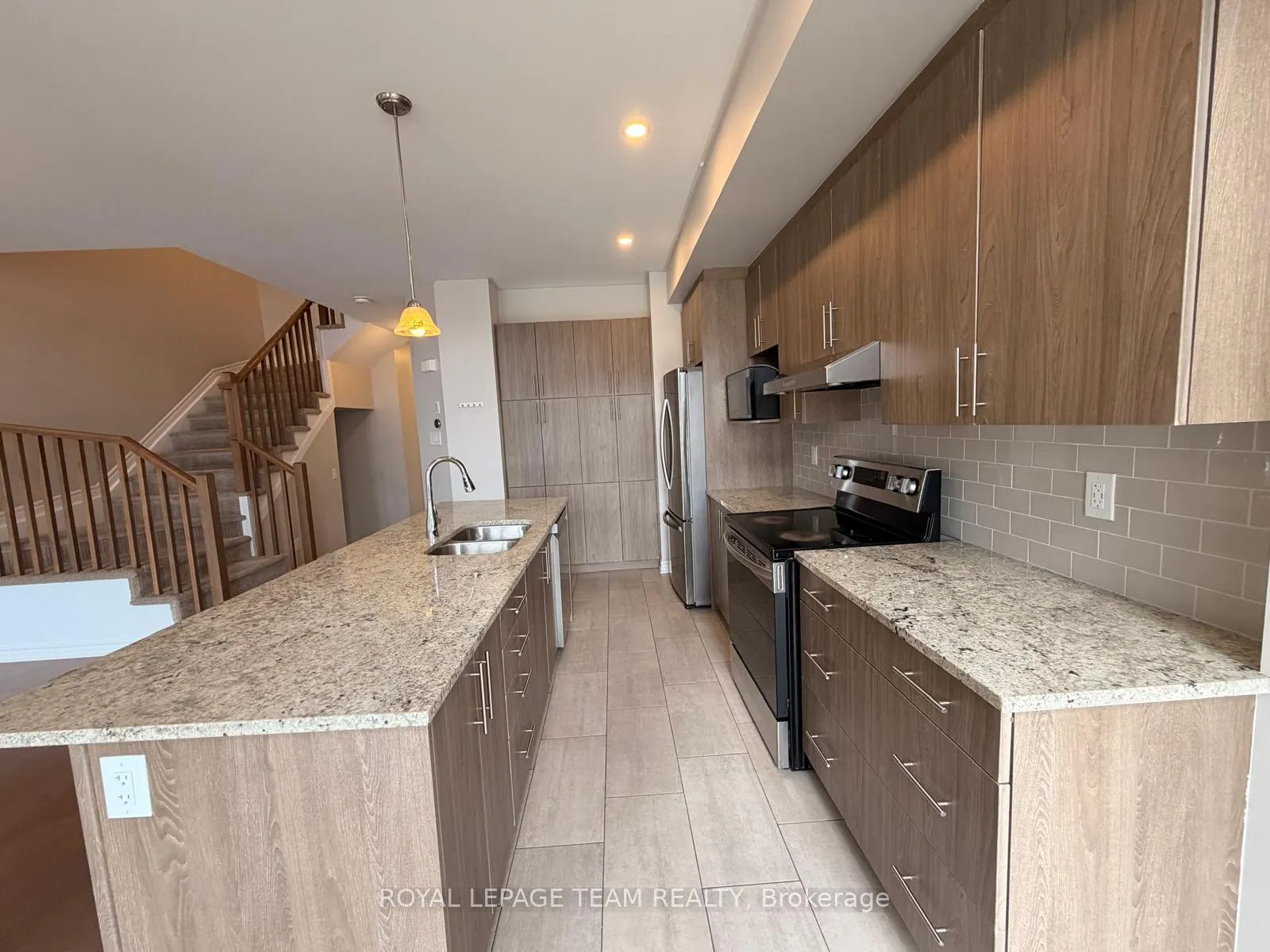 Photo 13 of 343 Grackle Street N, Ottawa, Blossom Park/Kemp Park/Findlay Creek — HOMEH