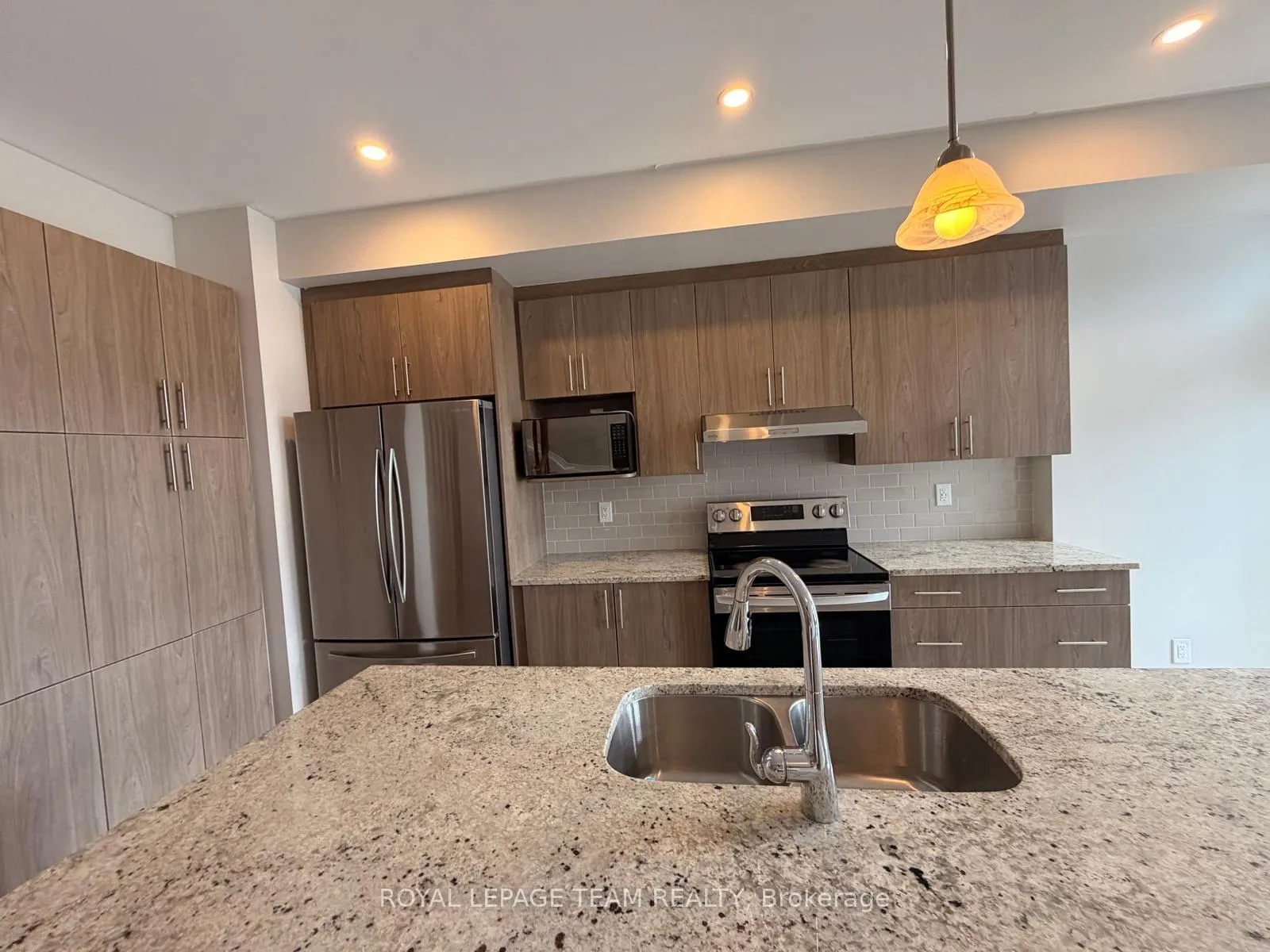 Photo 14 of 343 Grackle Street N, Ottawa, Blossom Park/Kemp Park/Findlay Creek — HOMEH