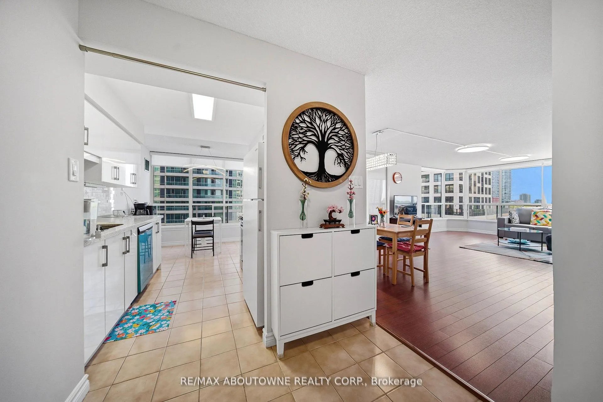 Photo 5 of Unit 611, 55 Elm Drive W, Mississauga, City Centre — HOMEH