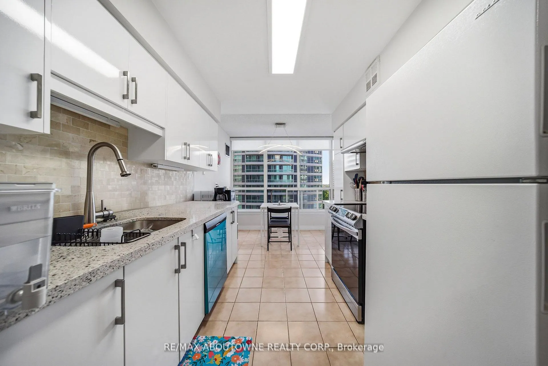 Photo 6 of Unit 611, 55 Elm Drive W, Mississauga, City Centre — HOMEH