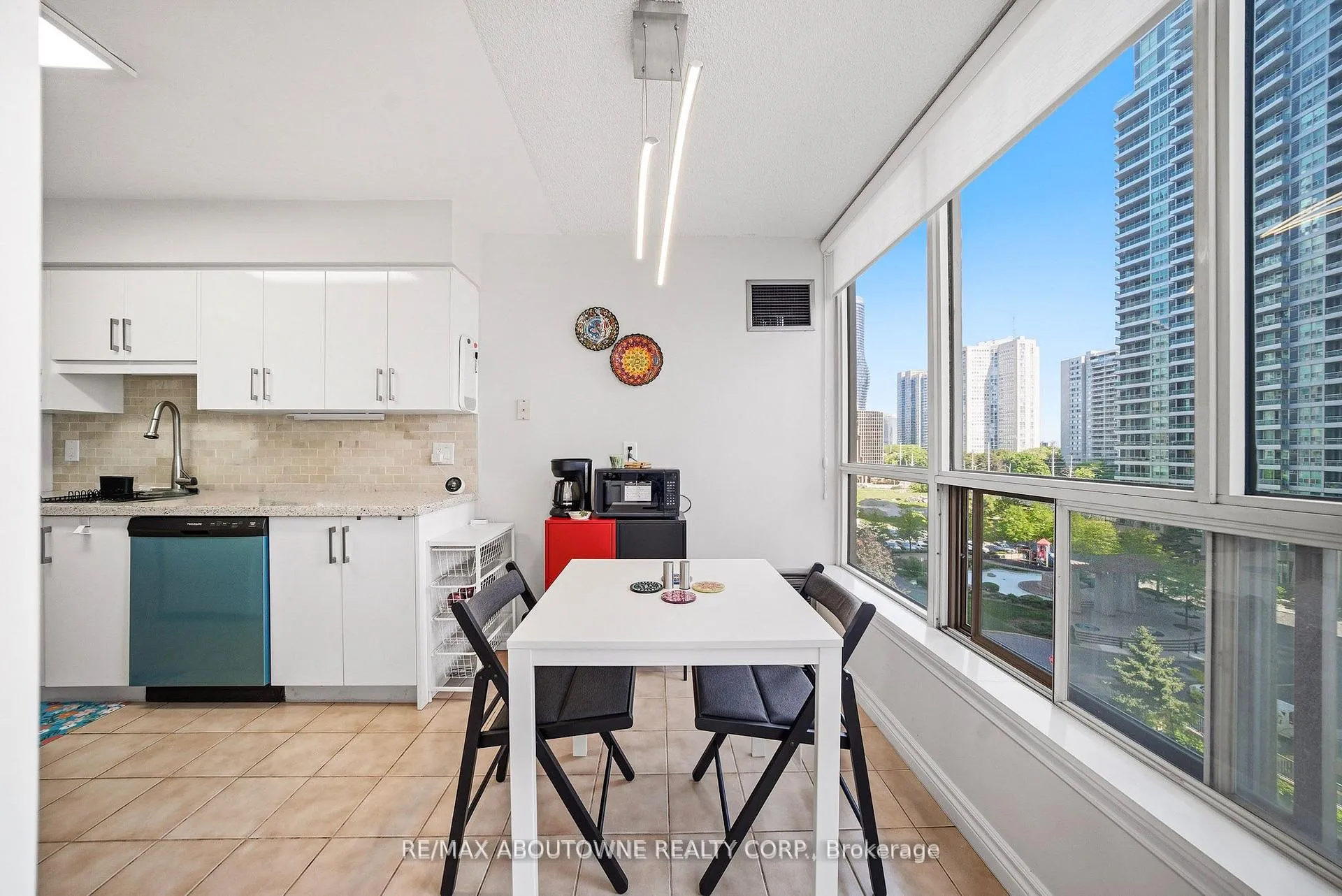 Photo 9 of Unit 611, 55 Elm Drive W, Mississauga, City Centre — HOMEH