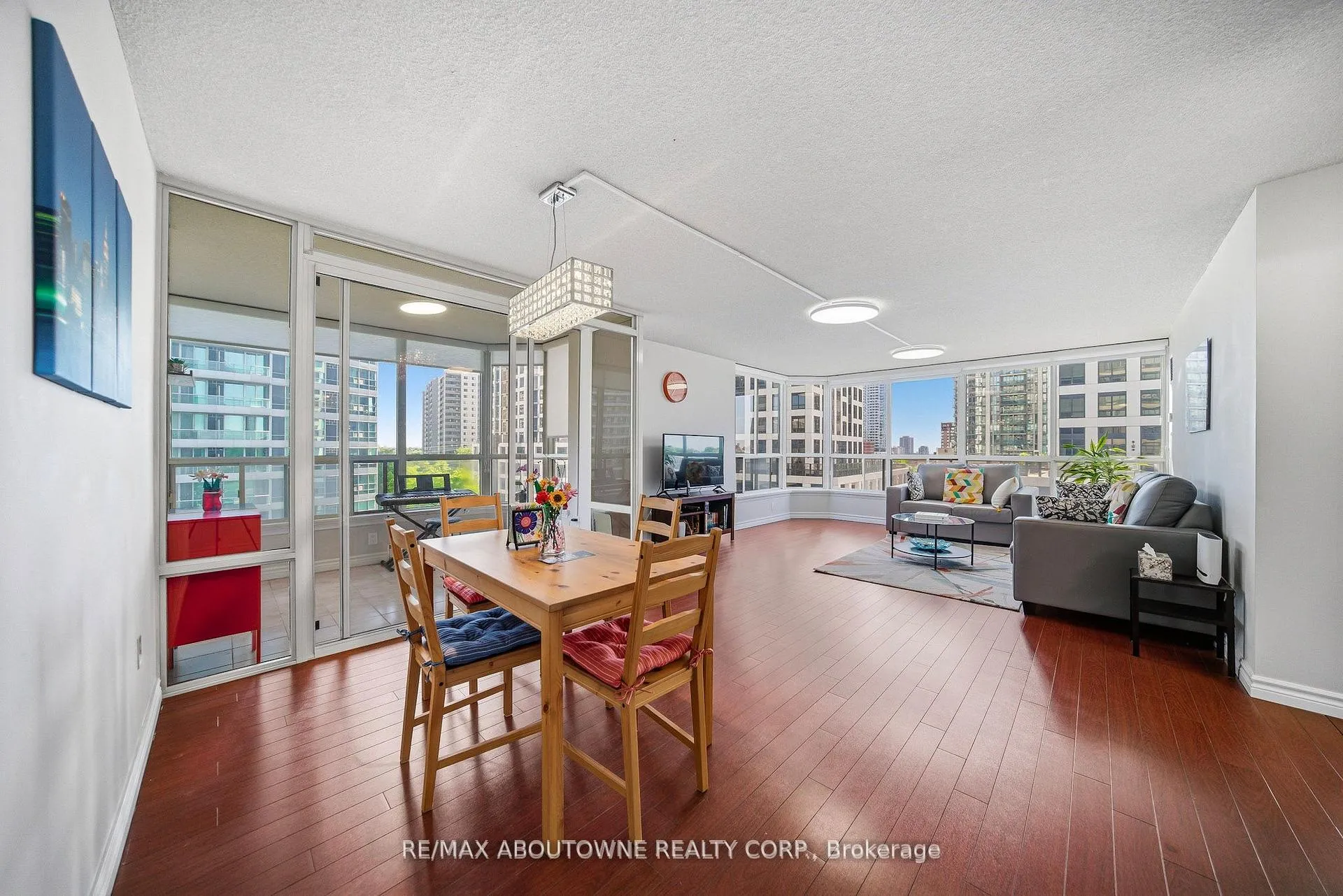 Photo 13 of Unit 611, 55 Elm Drive W, Mississauga, City Centre — HOMEH