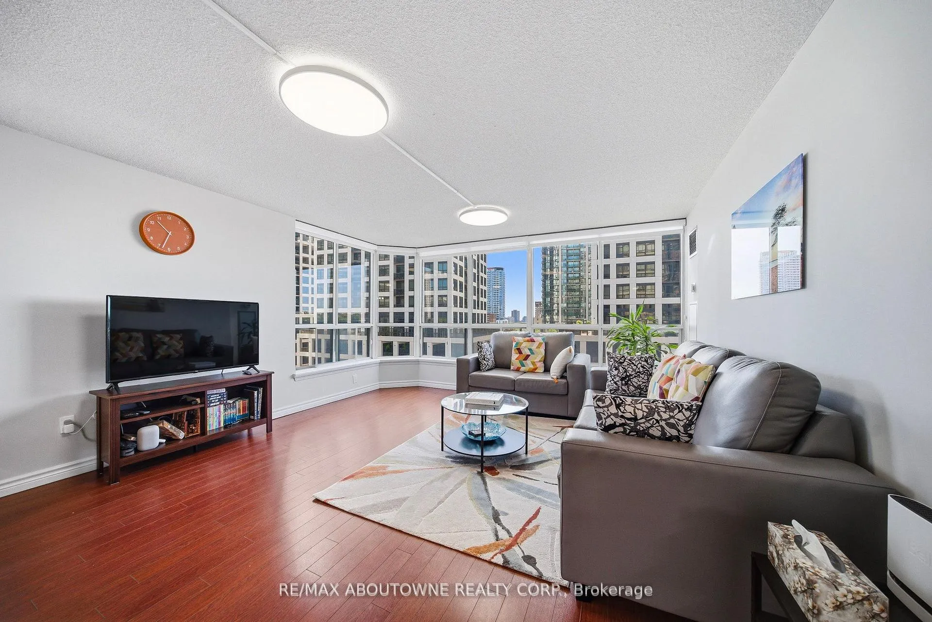 Photo 14 of Unit 611, 55 Elm Drive W, Mississauga, City Centre — HOMEH