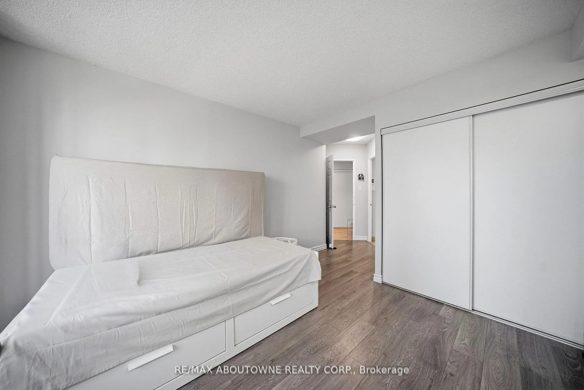 Photo 18 of Unit 611, 55 Elm Drive W, Mississauga, City Centre — HOMEH