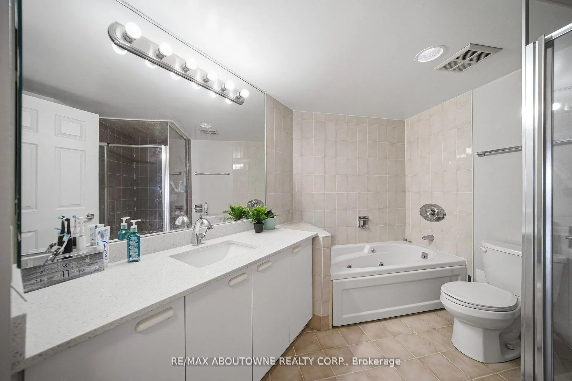 Photo 19 of Unit 611, 55 Elm Drive W, Mississauga, City Centre — HOMEH