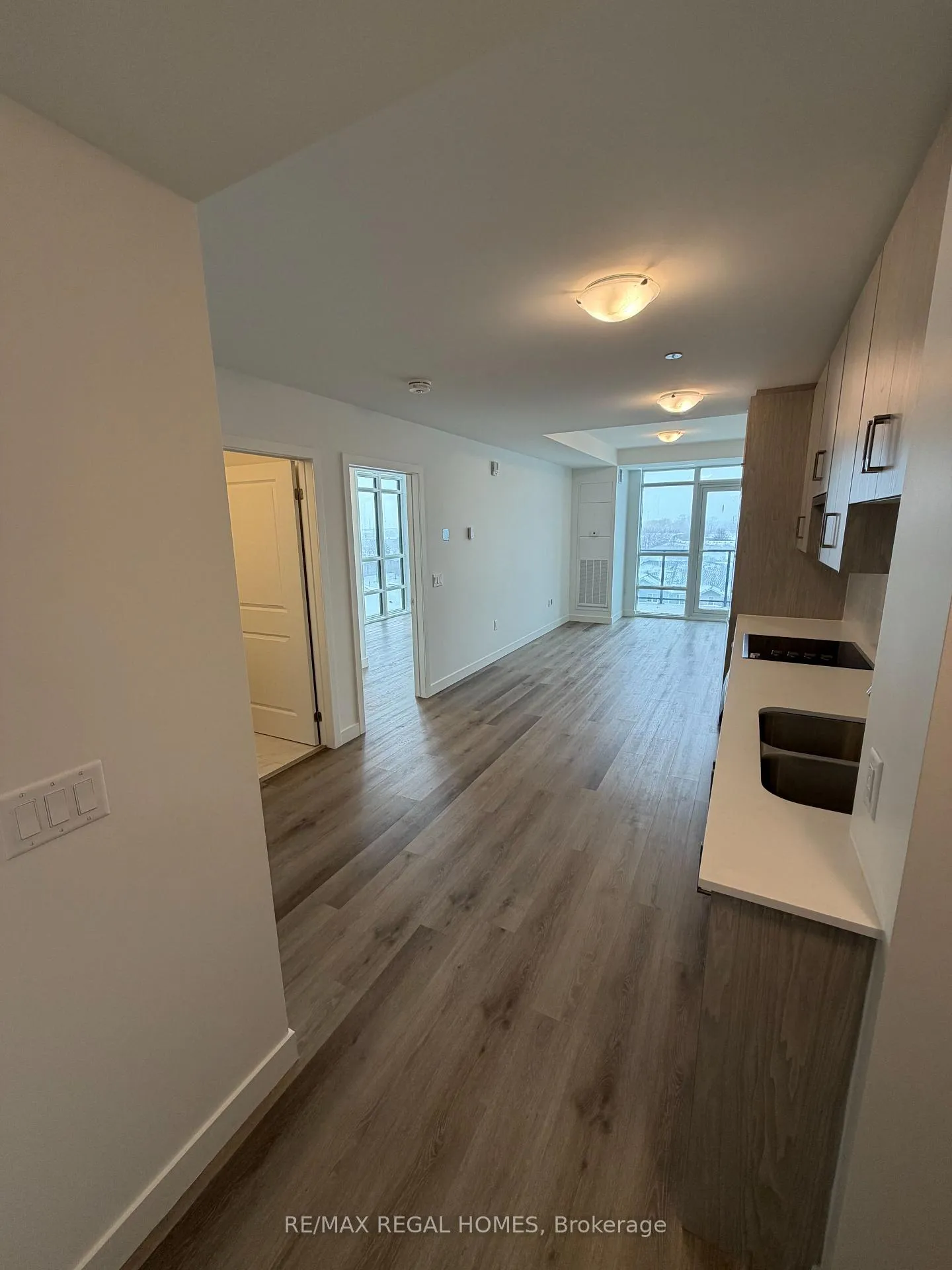 Photo 3 of Unit 507, 461 Green Road W, Hamilton, Lakeshore — HOMEH