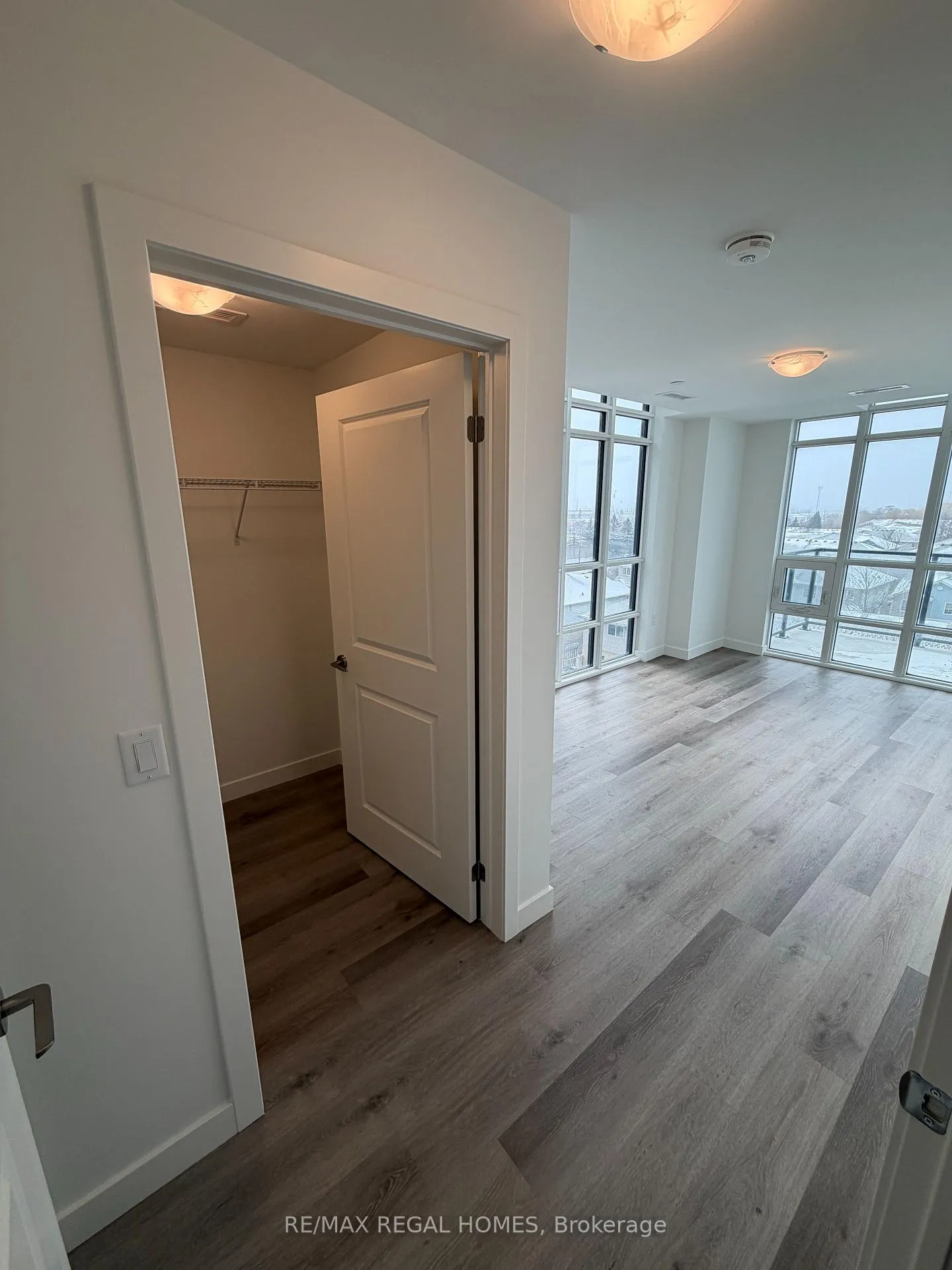 Photo 8 of Unit 507, 461 Green Road W, Hamilton, Lakeshore — HOMEH