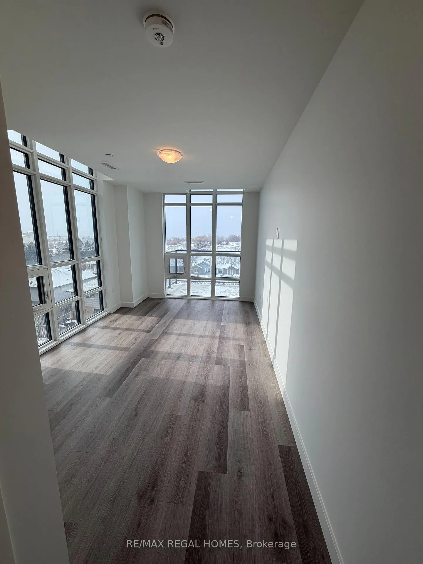 Photo 9 of Unit 507, 461 Green Road W, Hamilton, Lakeshore — HOMEH