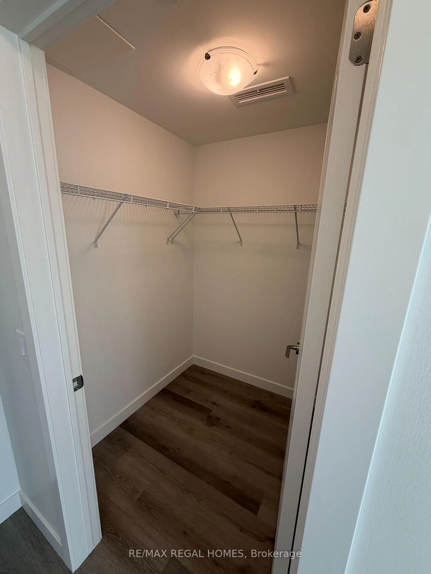 Photo 10 of Unit 507, 461 Green Road W, Hamilton, Lakeshore — HOMEH